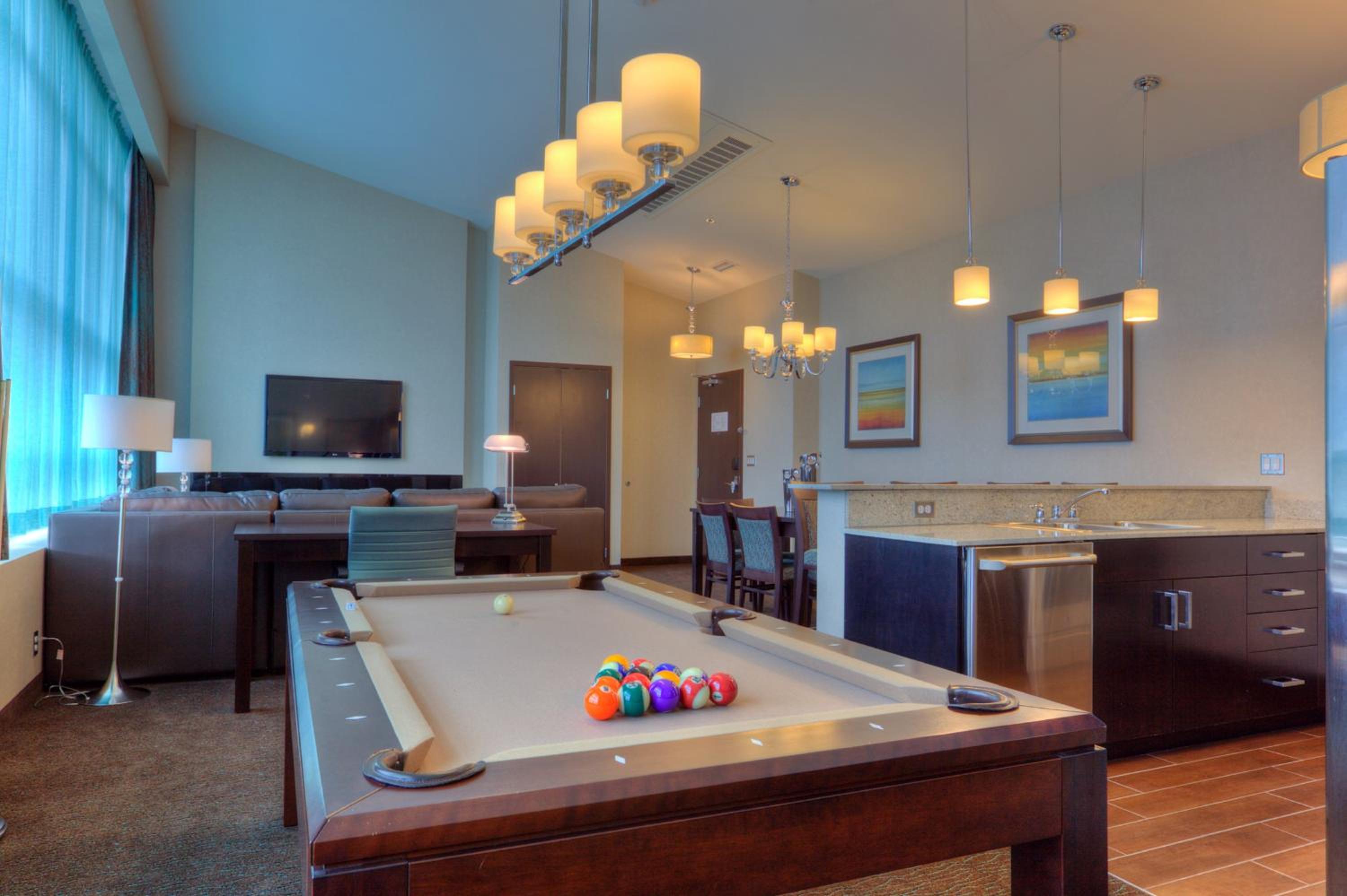 Penthouse Suite - Photo 2