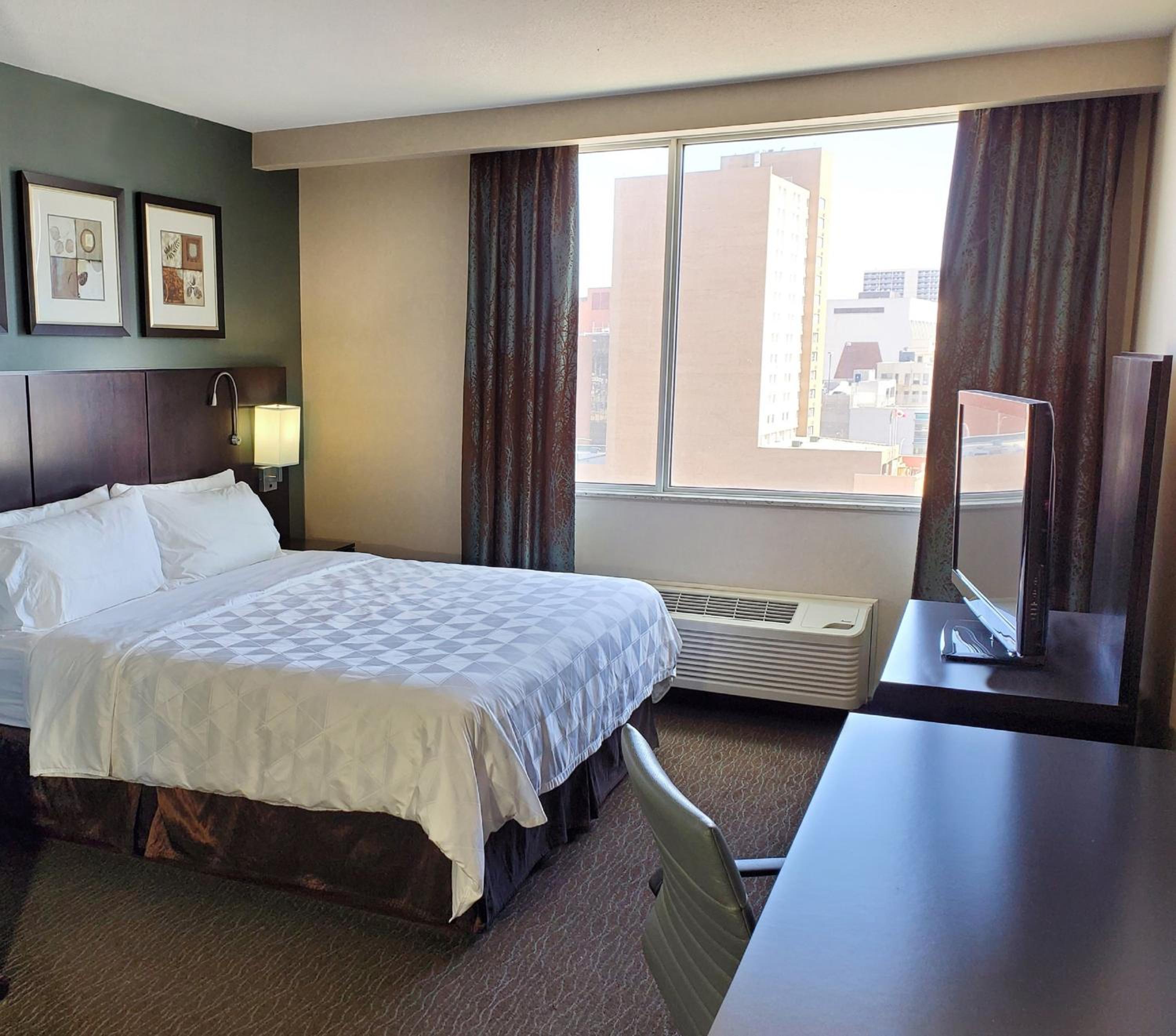 Standard King Room - Photo 6