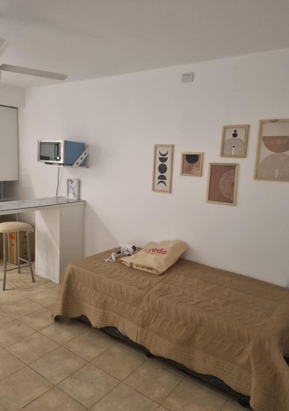 One-Bedroom Apartment photo 2