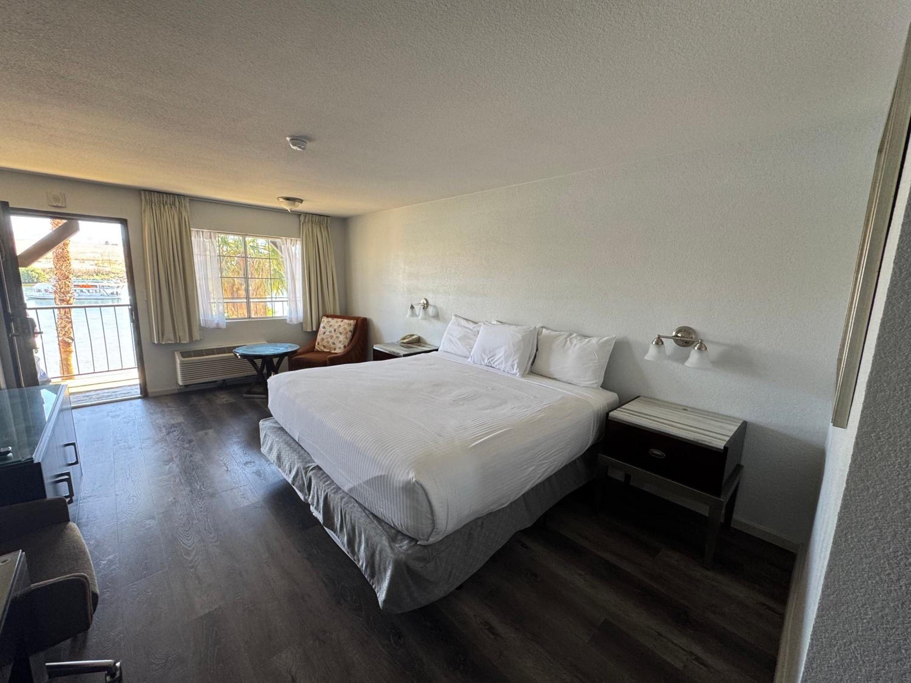 King Room with River View photo 2
