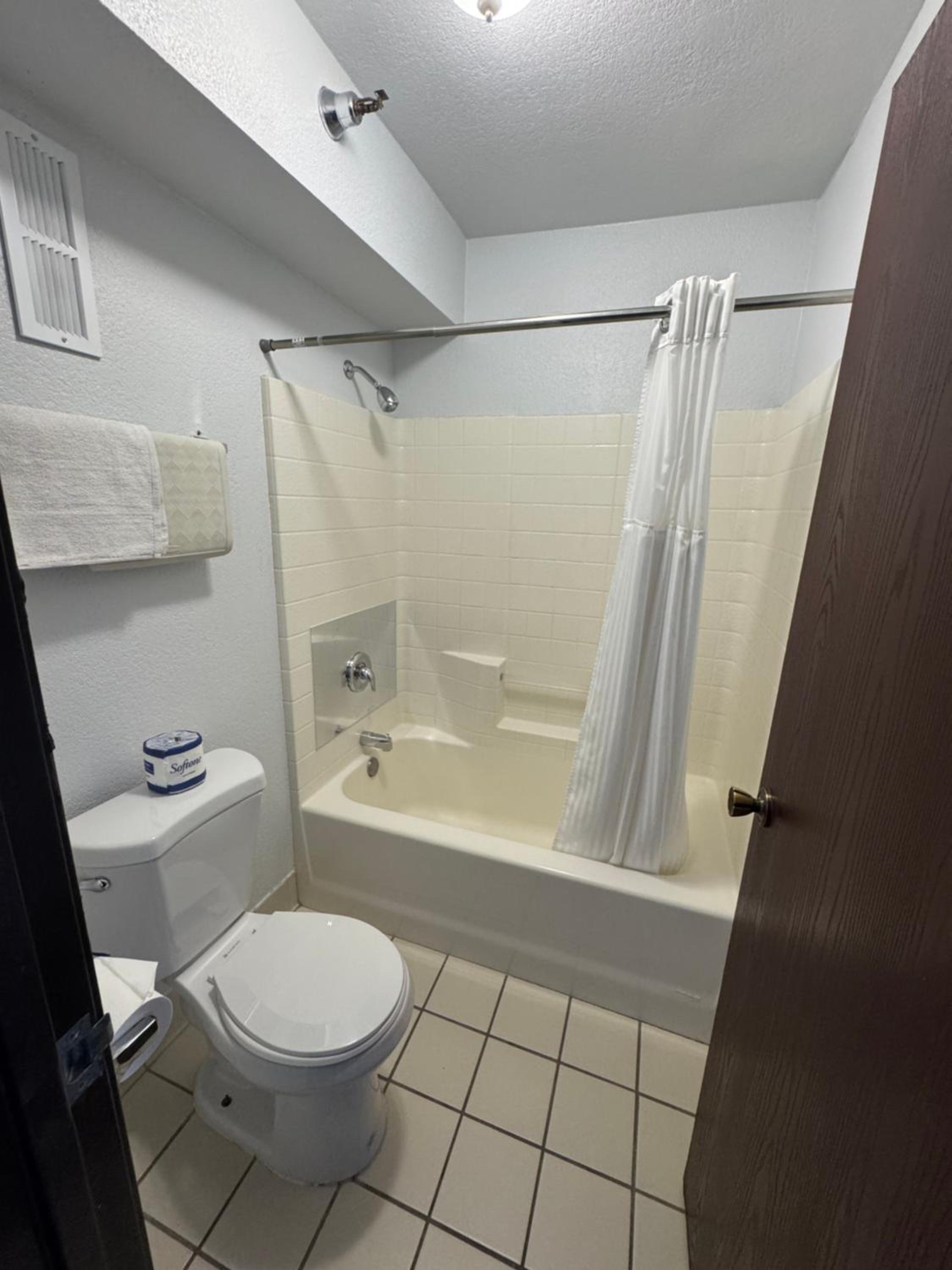 Double Room with Two Double Beds with River View  - Photo 2