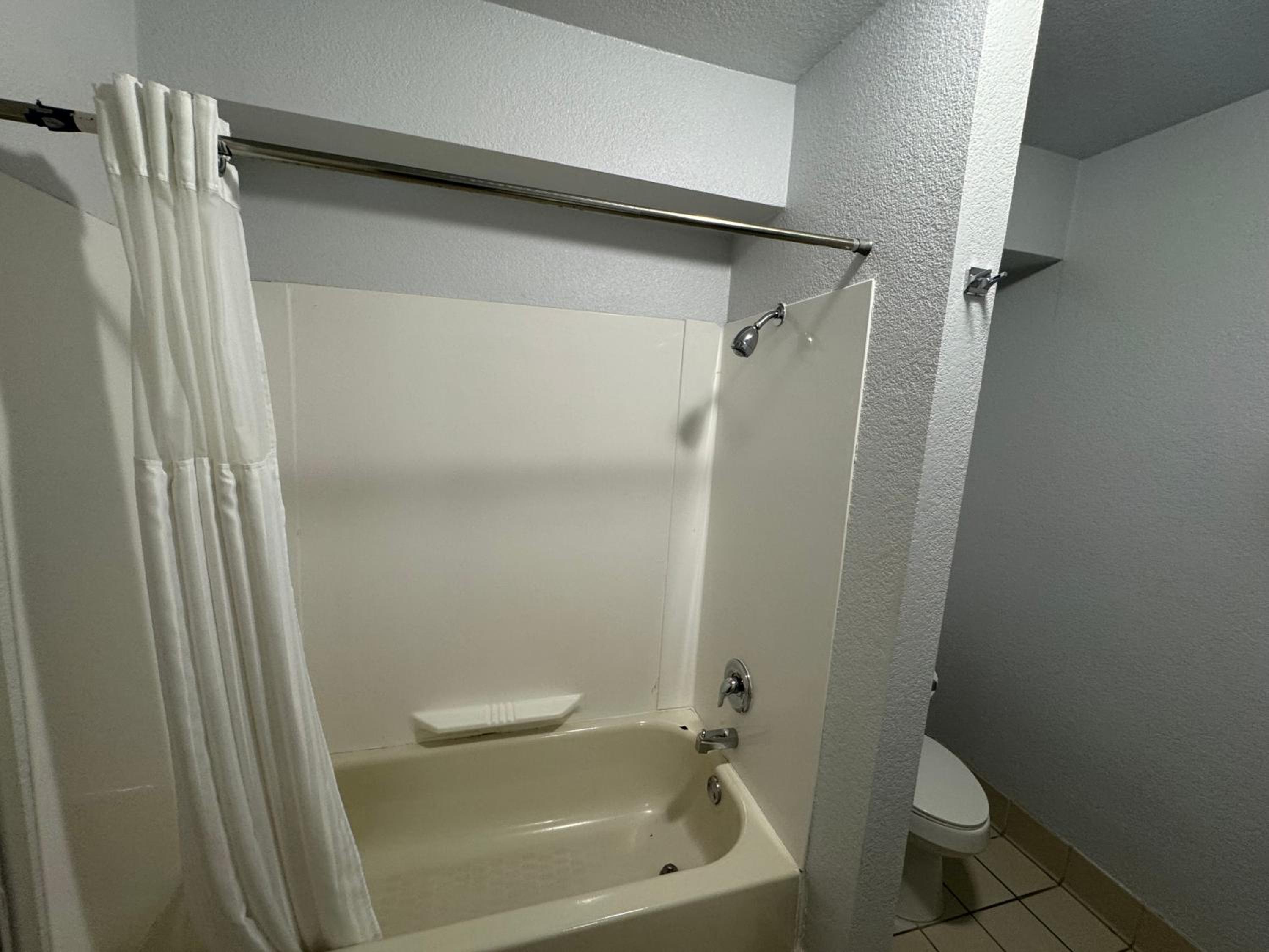 King Suite - Photo 3