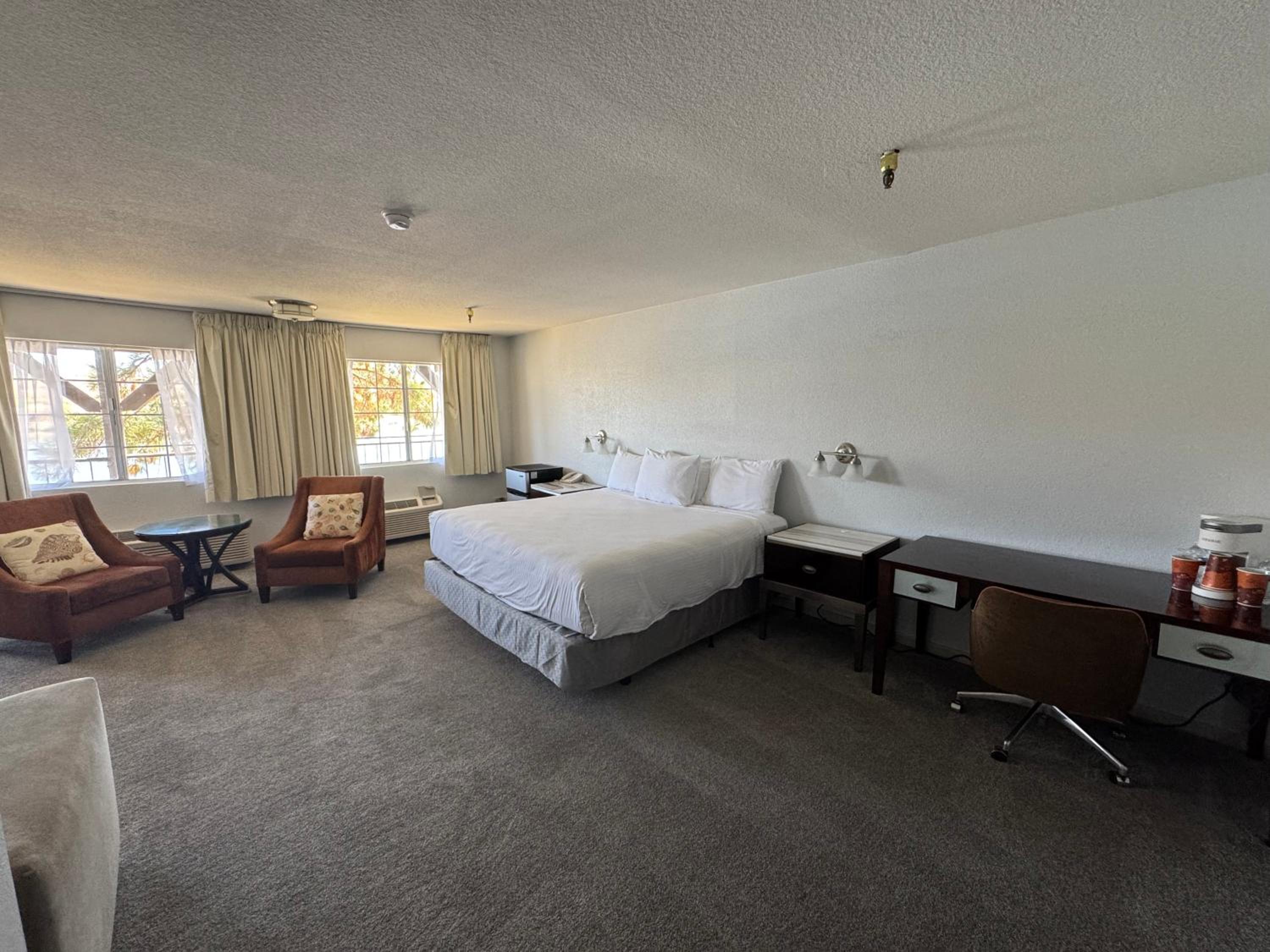 King Suite - Photo 2