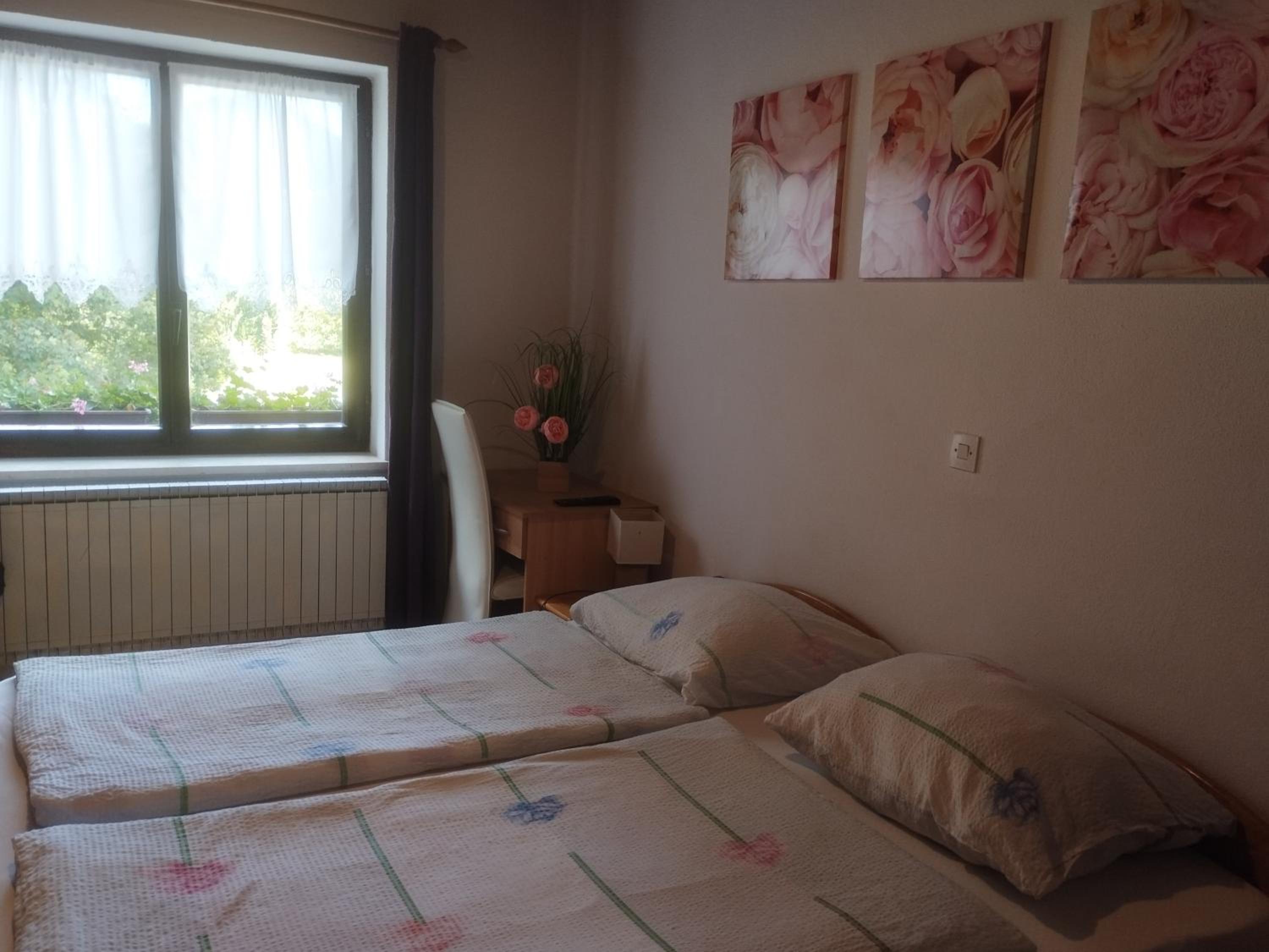 Quadruple Room with Mountain View - Photo 1
