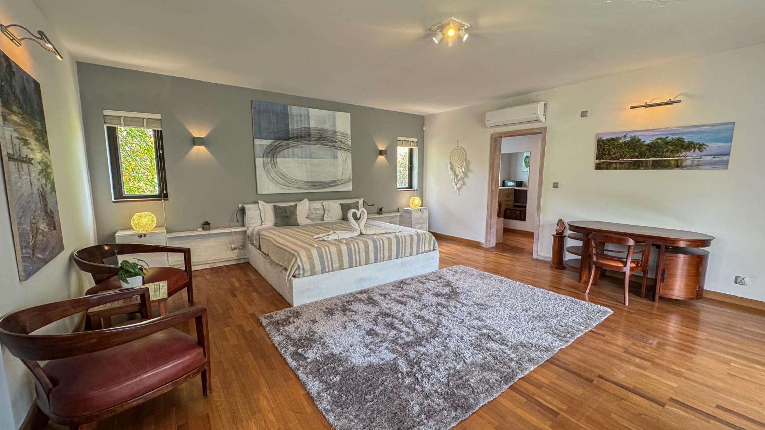 Three-Bedroom Villa photo 1