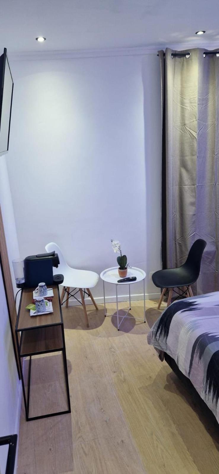 Double Room with Private External Bathroom