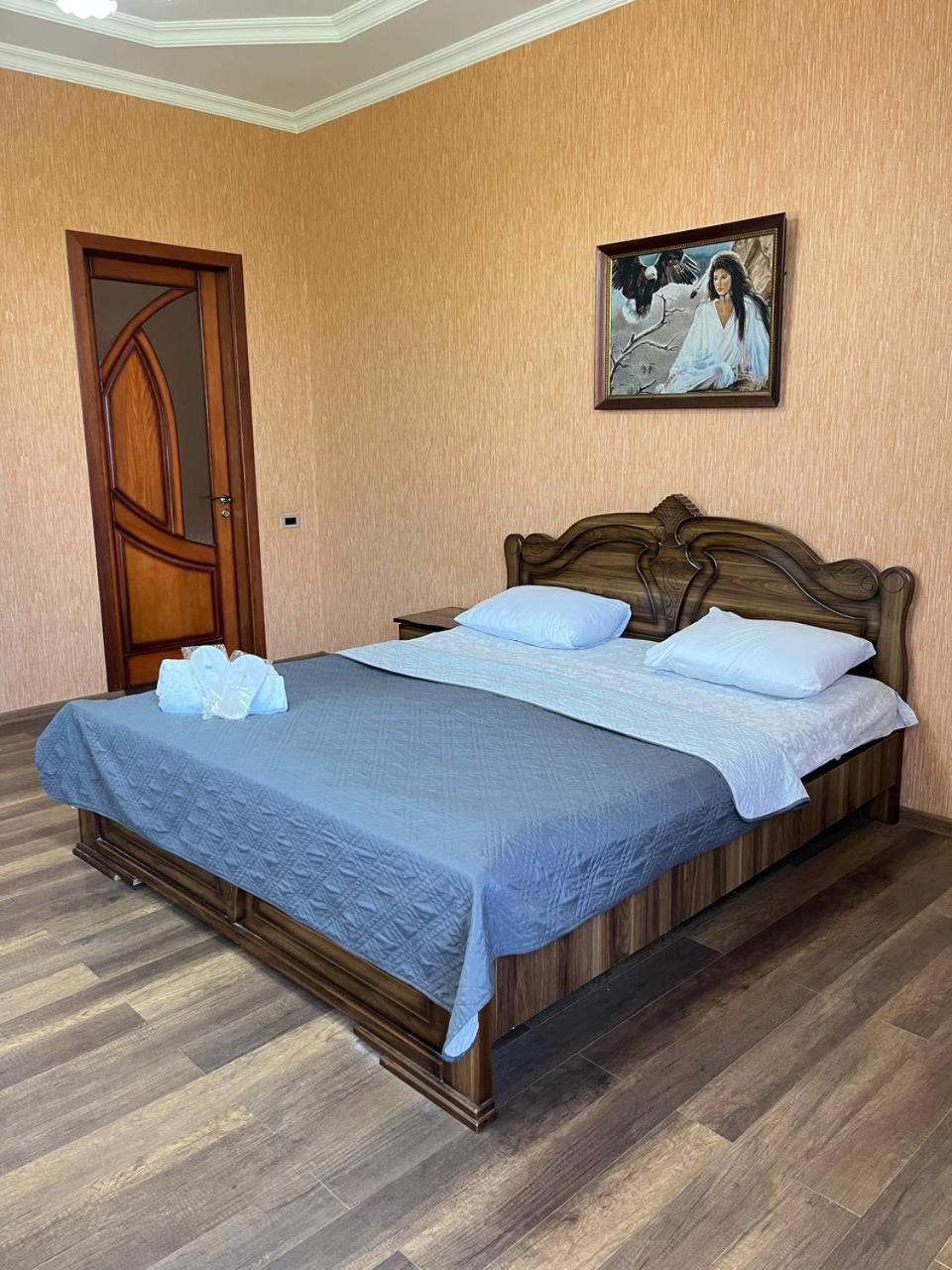 Three-Bedroom House photo 2