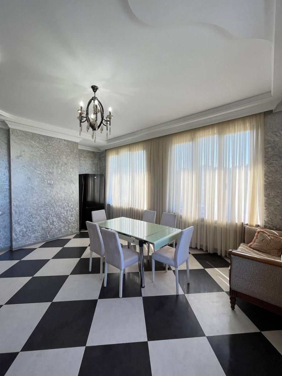 Three-Bedroom House photo 3