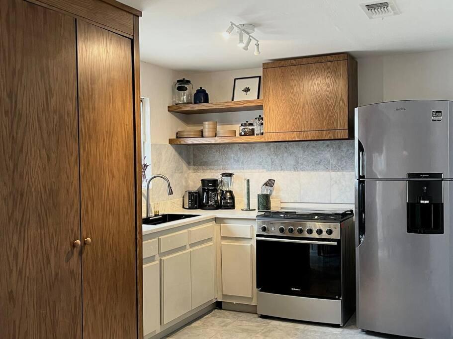 Three-Bedroom House photo 2