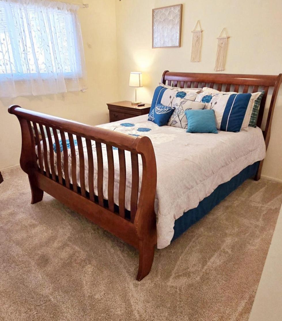 Three-Bedroom House photo 1