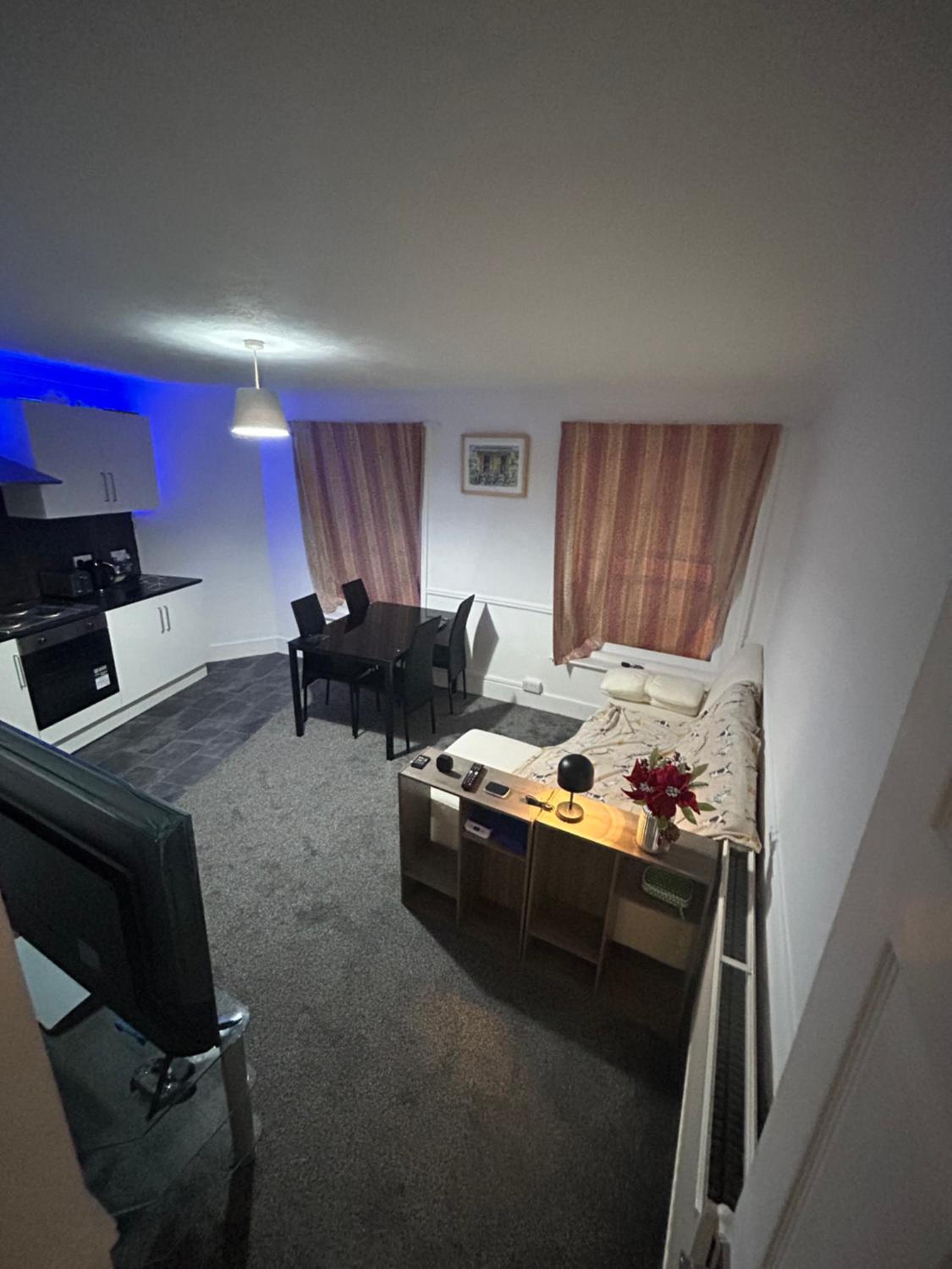 Two-Bedroom Standard Apartment photo 1
