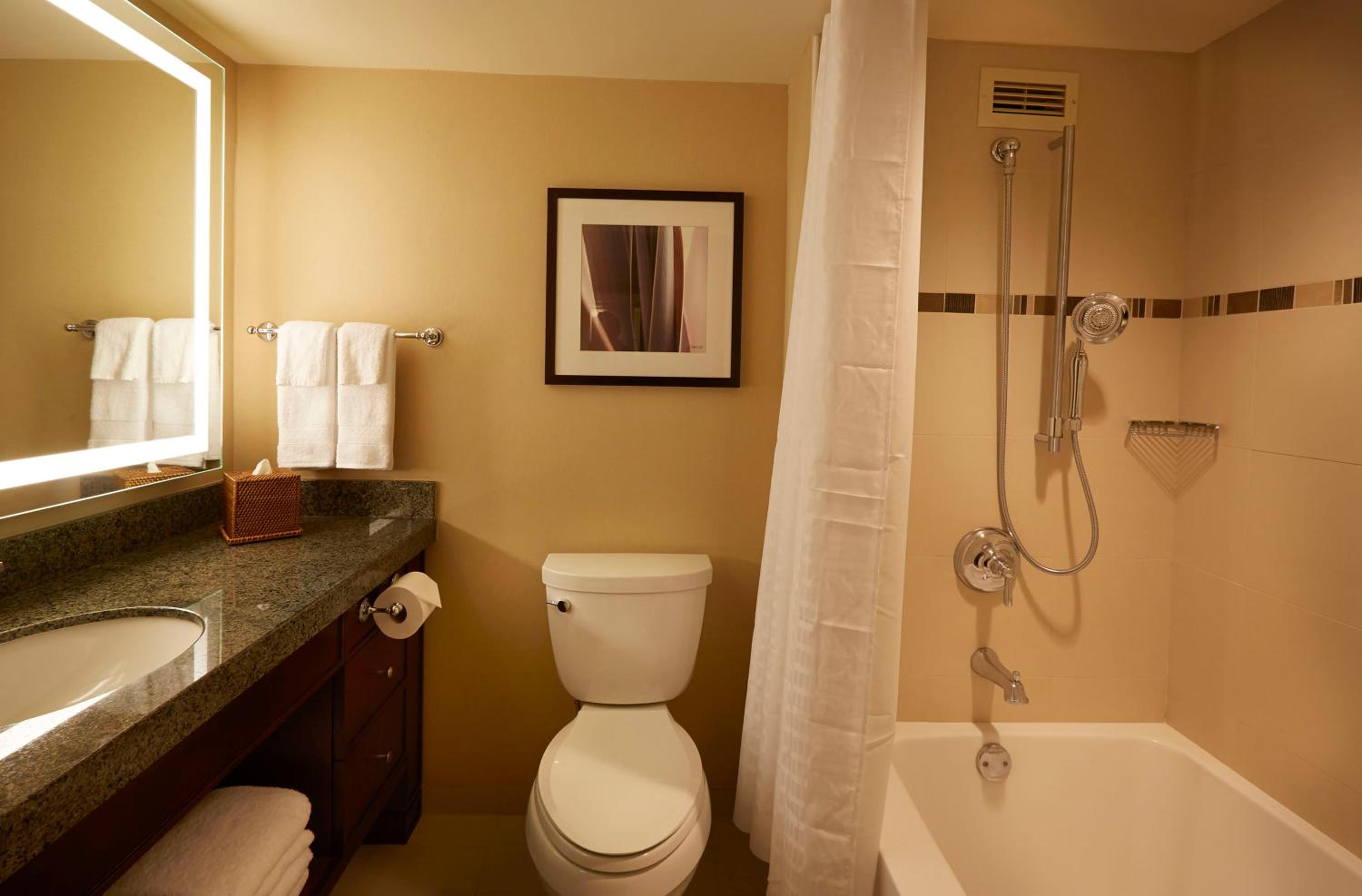 Rainbow Tower Ocean Front With Two Double Beds