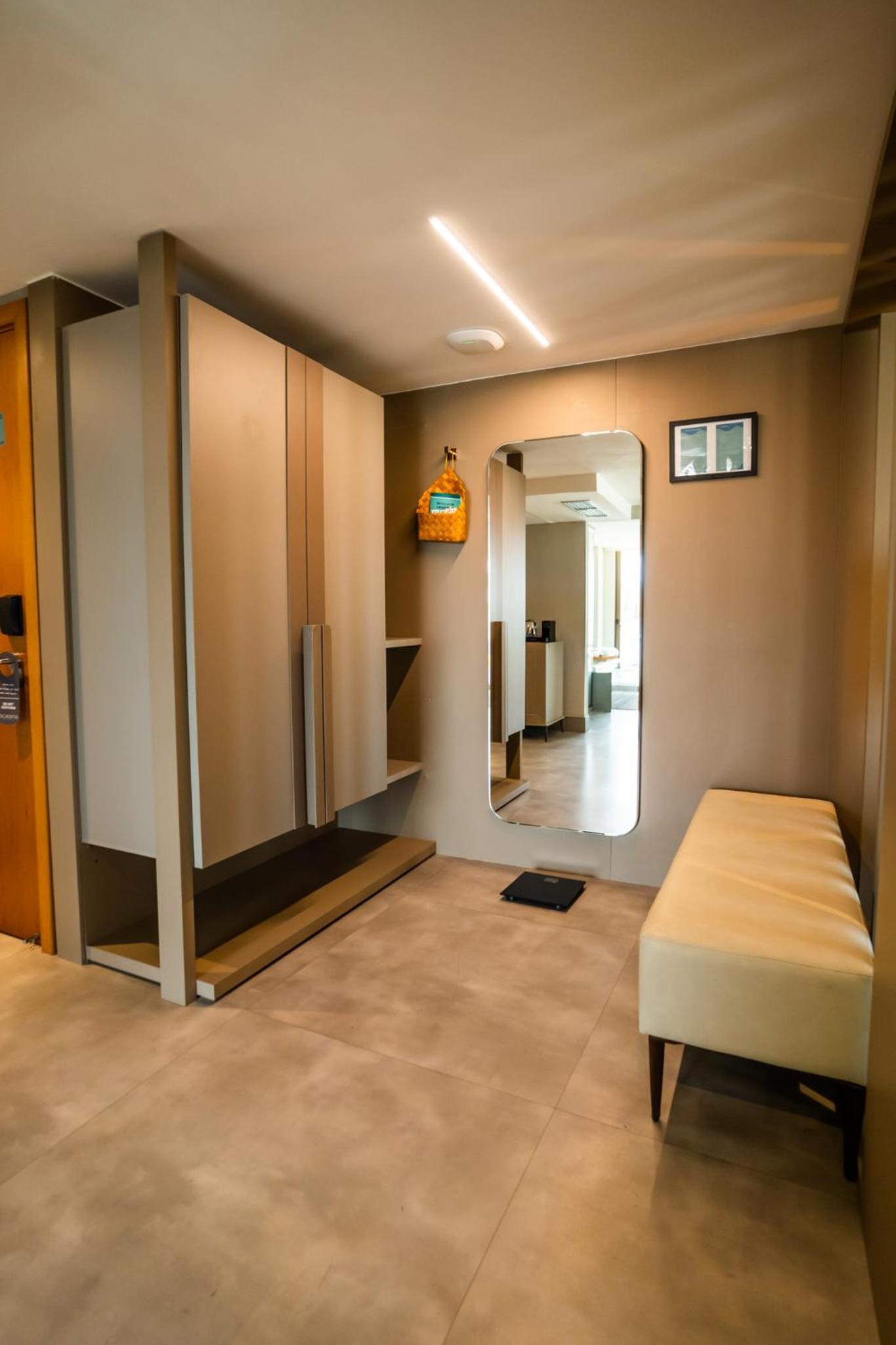 Presidential Suite thumbnail 6
