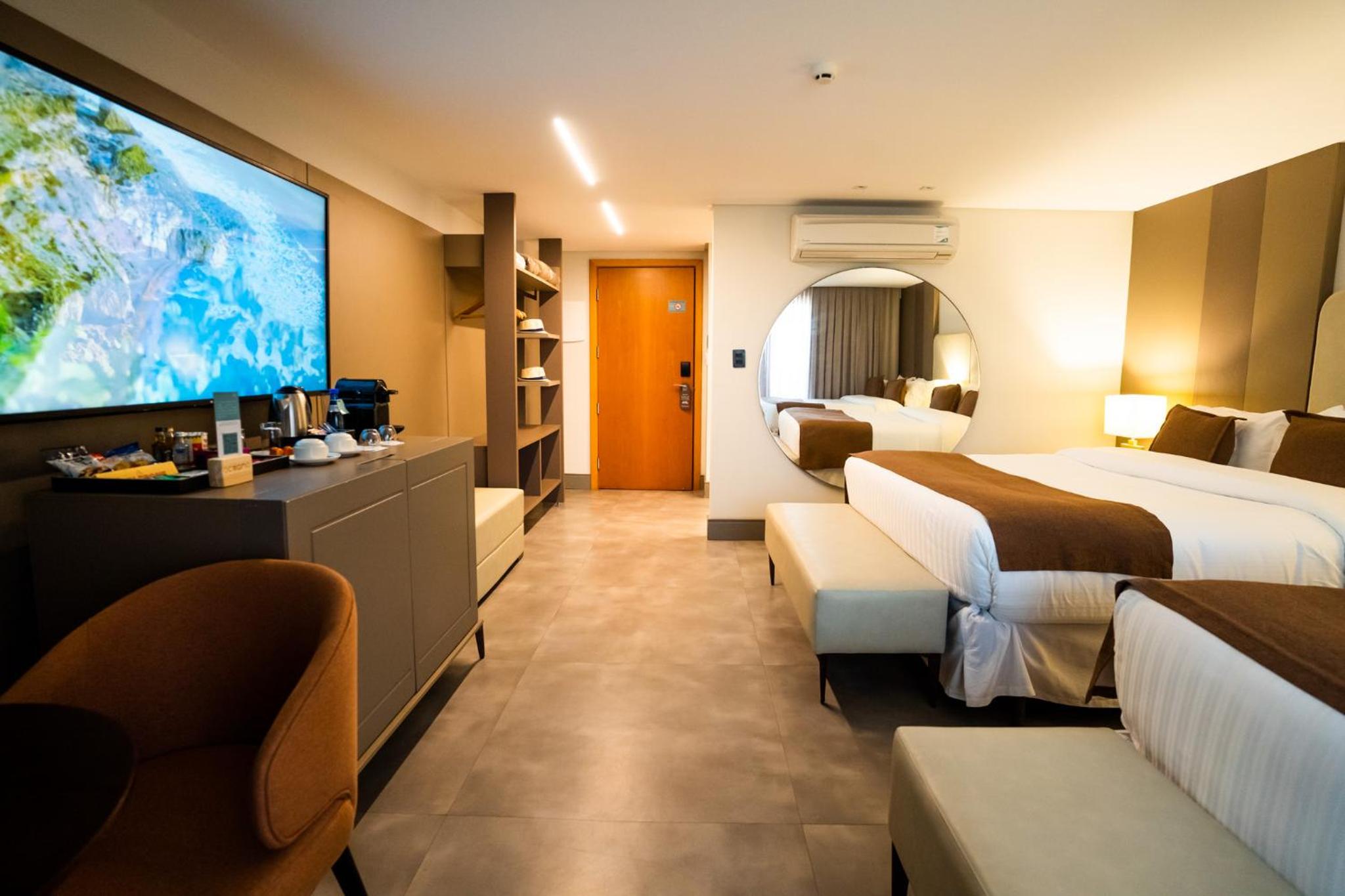 Family Suite with Sea View - Photo 7