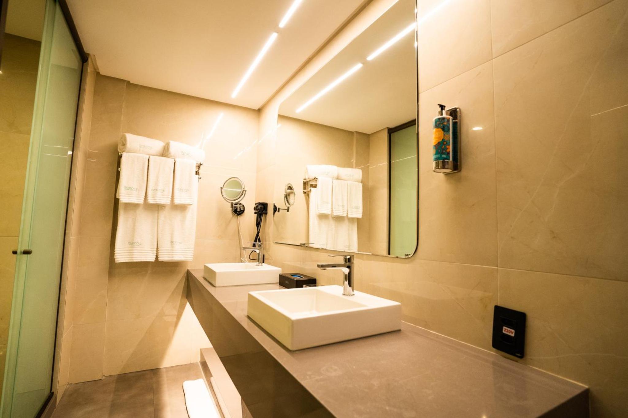 Family Suite with Sea View - Photo 8