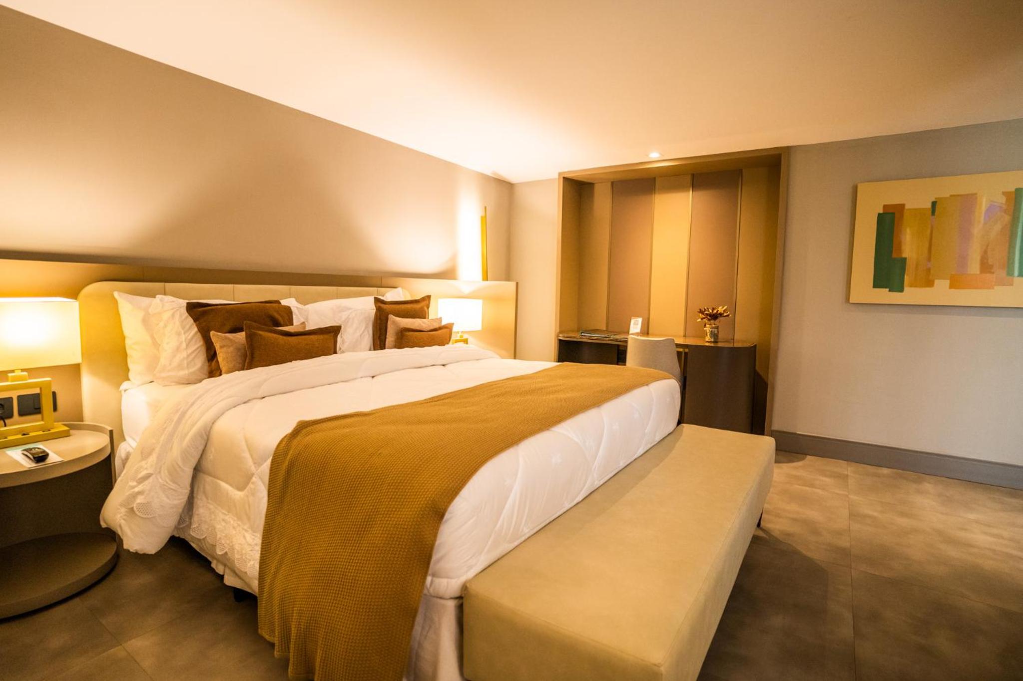 Romantic Studio Suite, 1 King Bed, Bathtub, Ocean View thumbnail 6