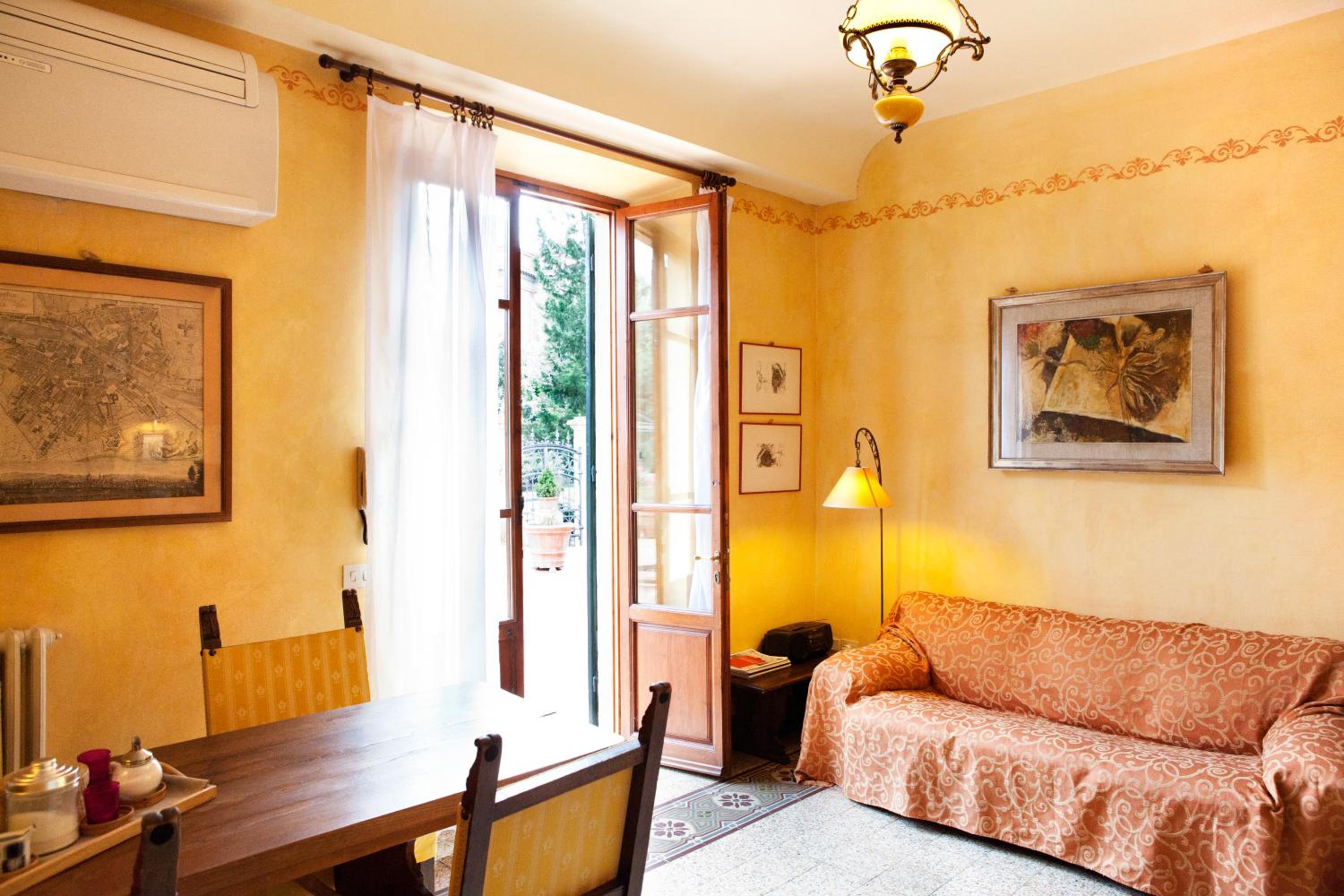 One-Bedroom Apartment with Terrace photo 1