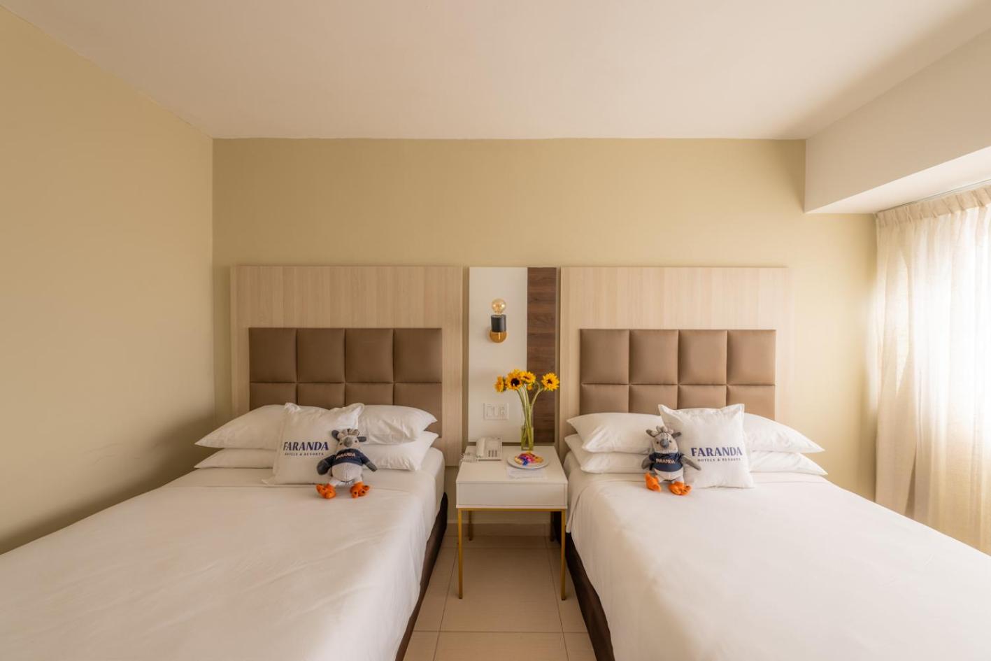 2 Queen Beds - Accesible photo 1