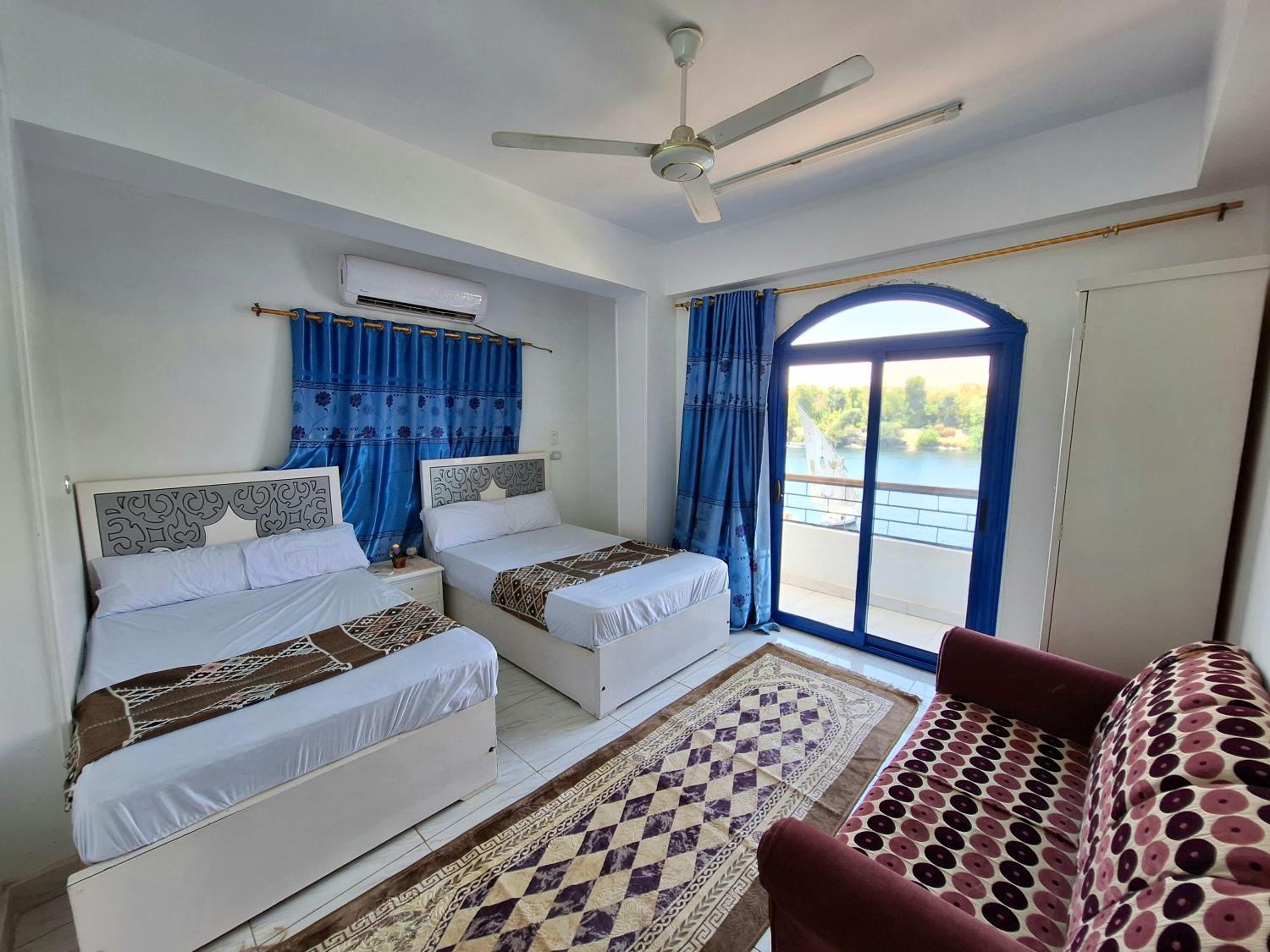 Apartment with Sea View - Photo 1