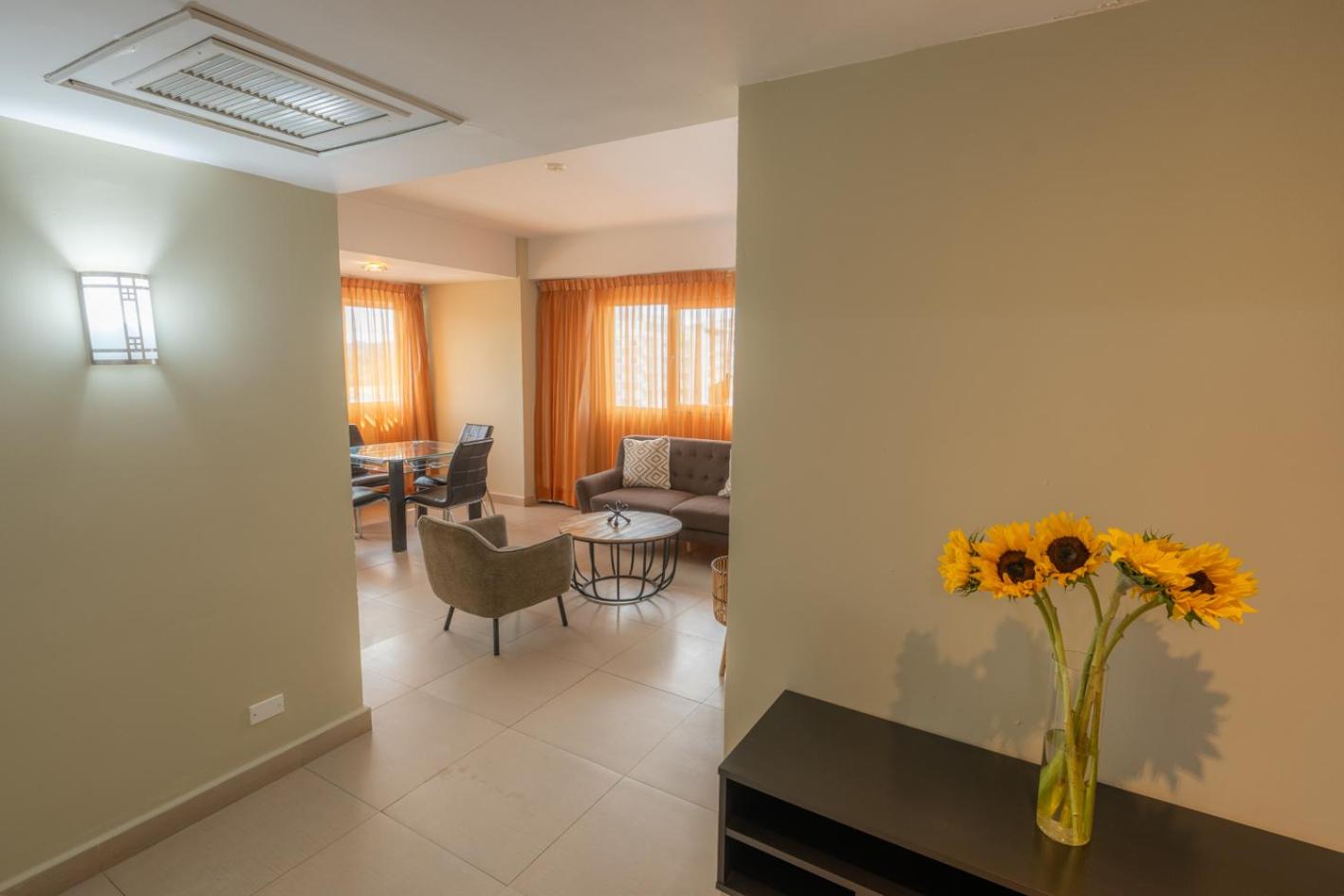 One-Bedroom Suite - Photo 4