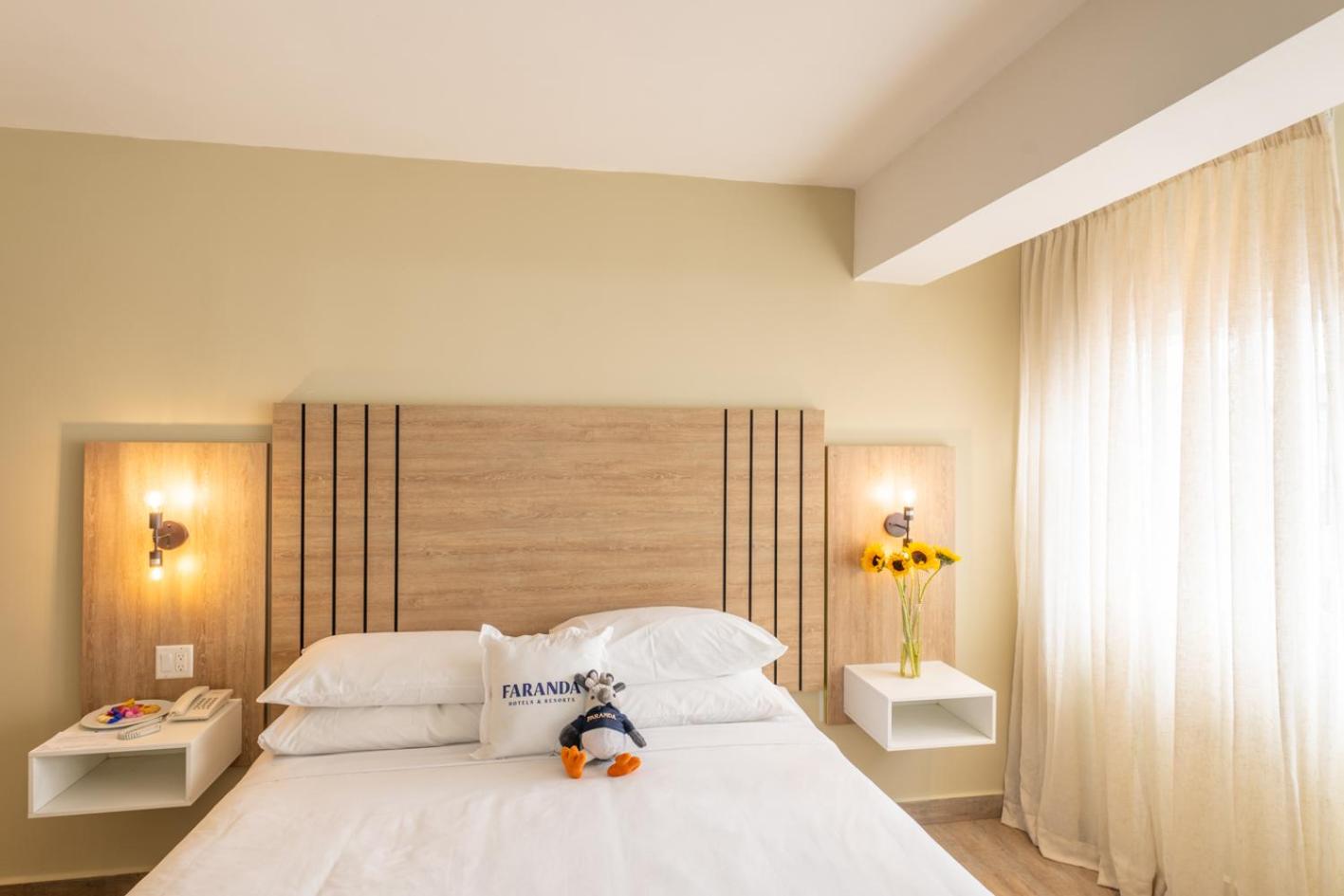 One-Bedroom Suite - Photo 2