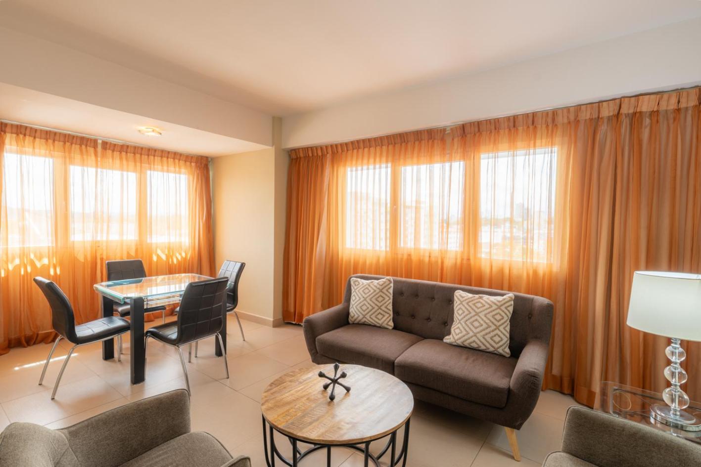 One-Bedroom Suite - Photo 6