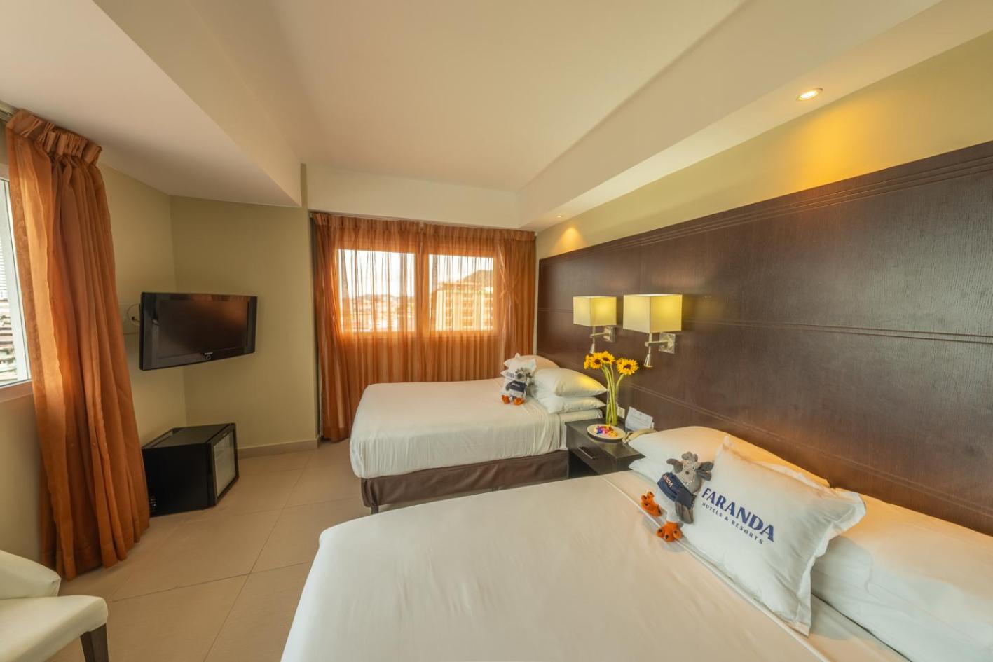 2 Queen Beds  - Photo 9