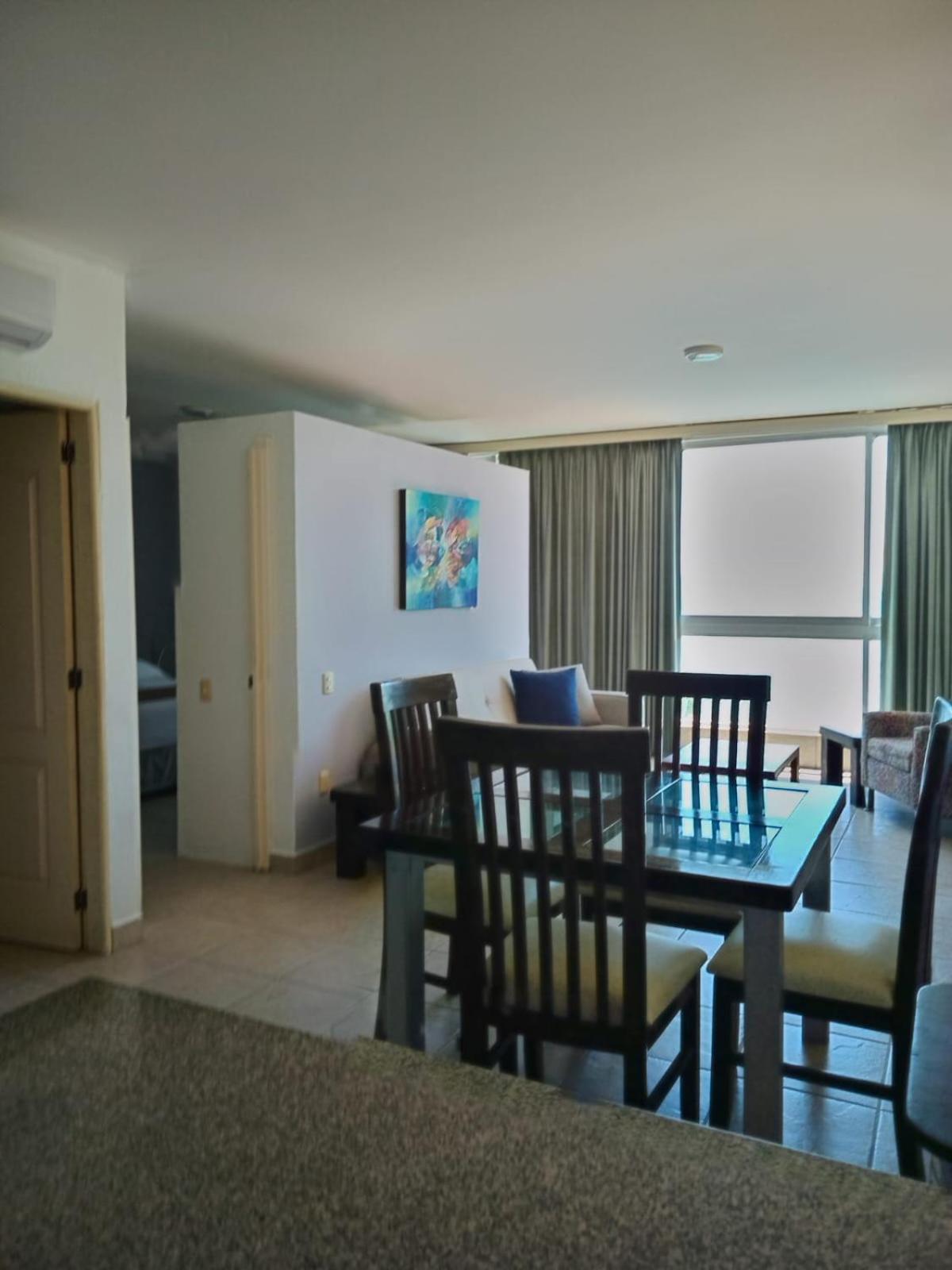 One-Bedroom Apartment with Sea View