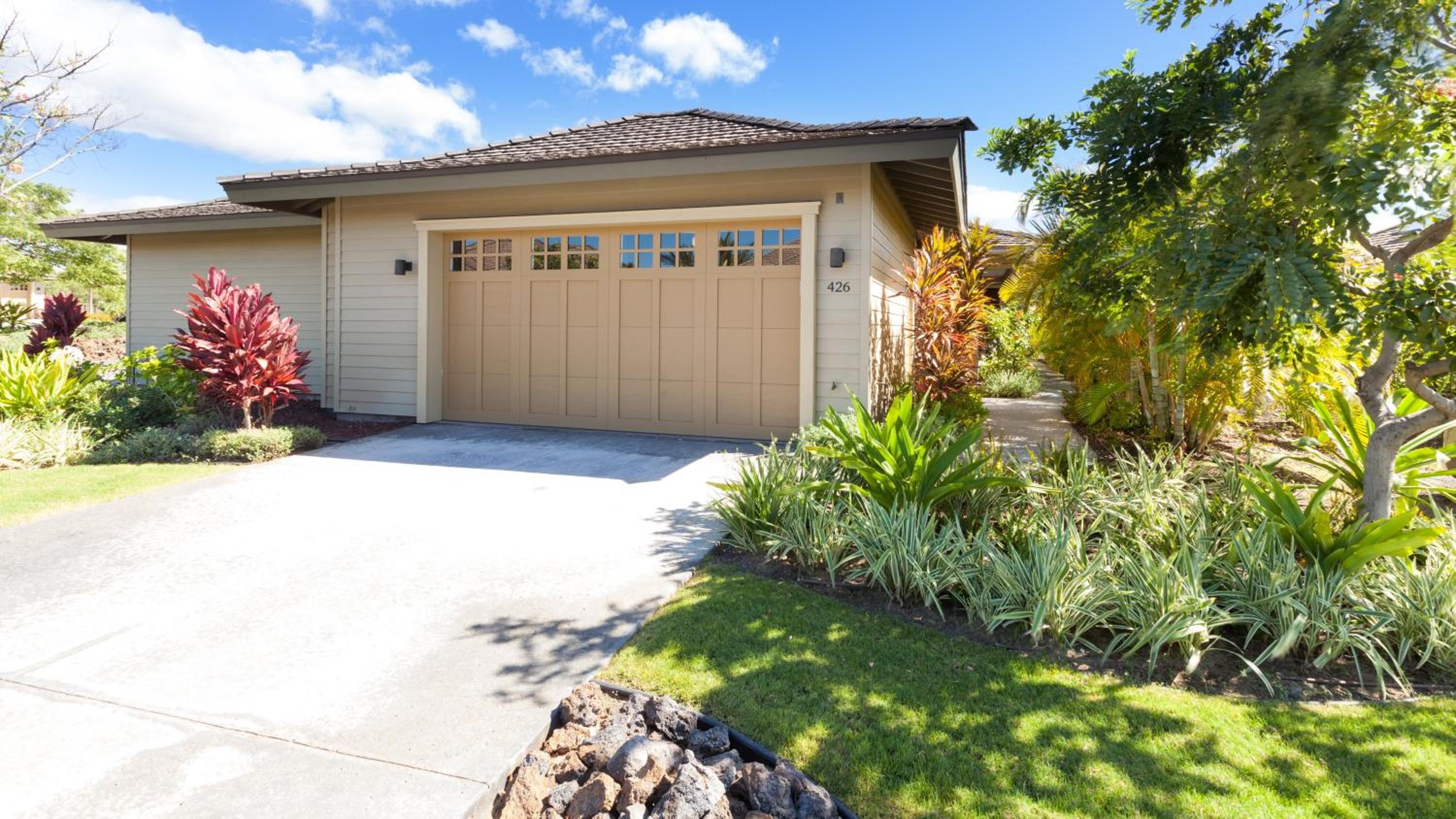 Three-Bedroom House photo 2