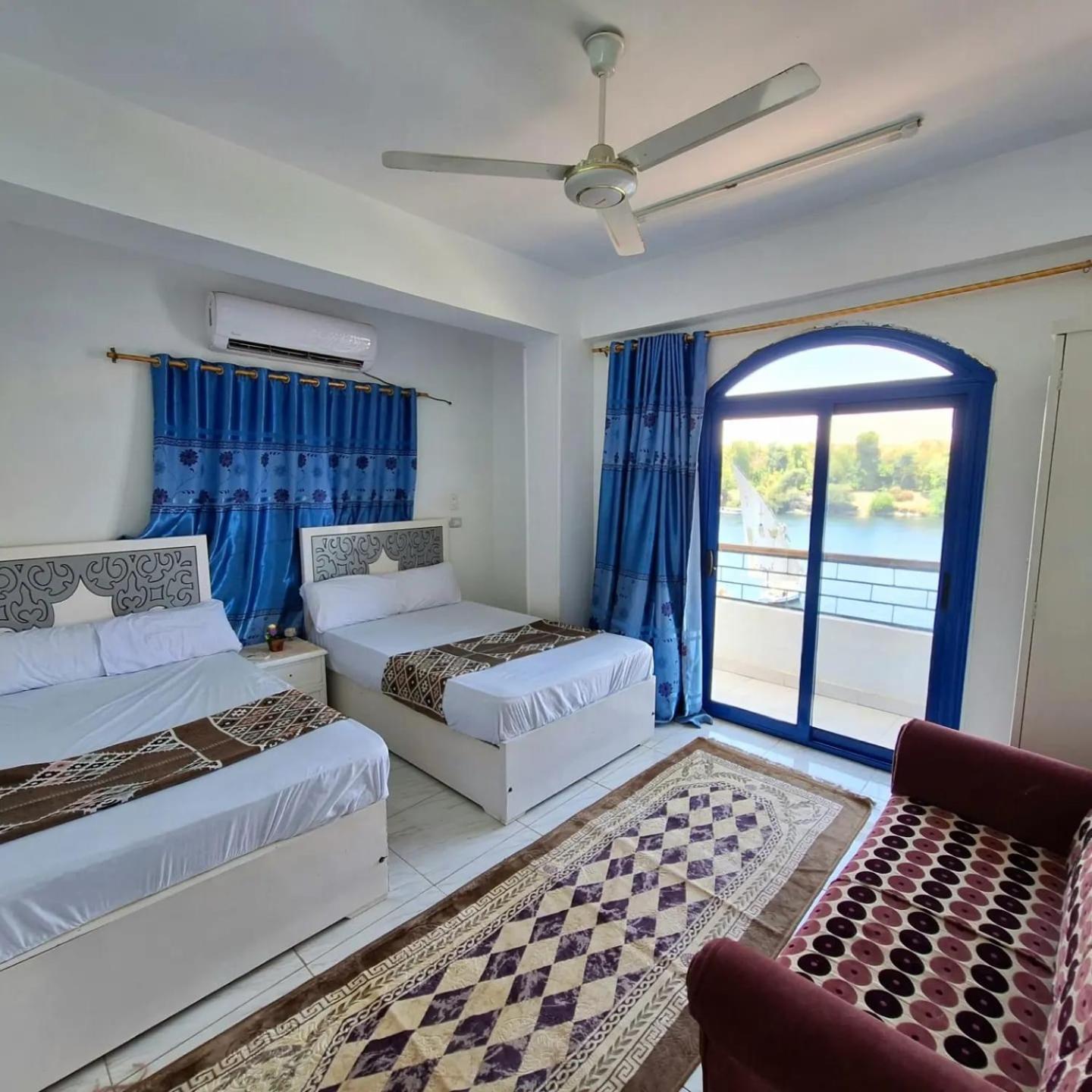 Apartment with Sea View - Photo 12