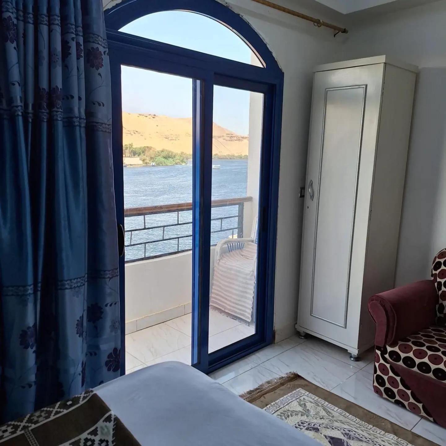 Apartment with Sea View - Photo 14