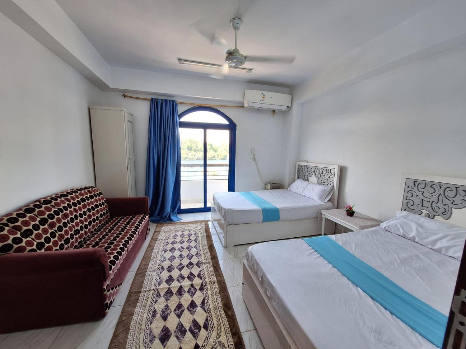 Apartment with Sea View - Photo 18