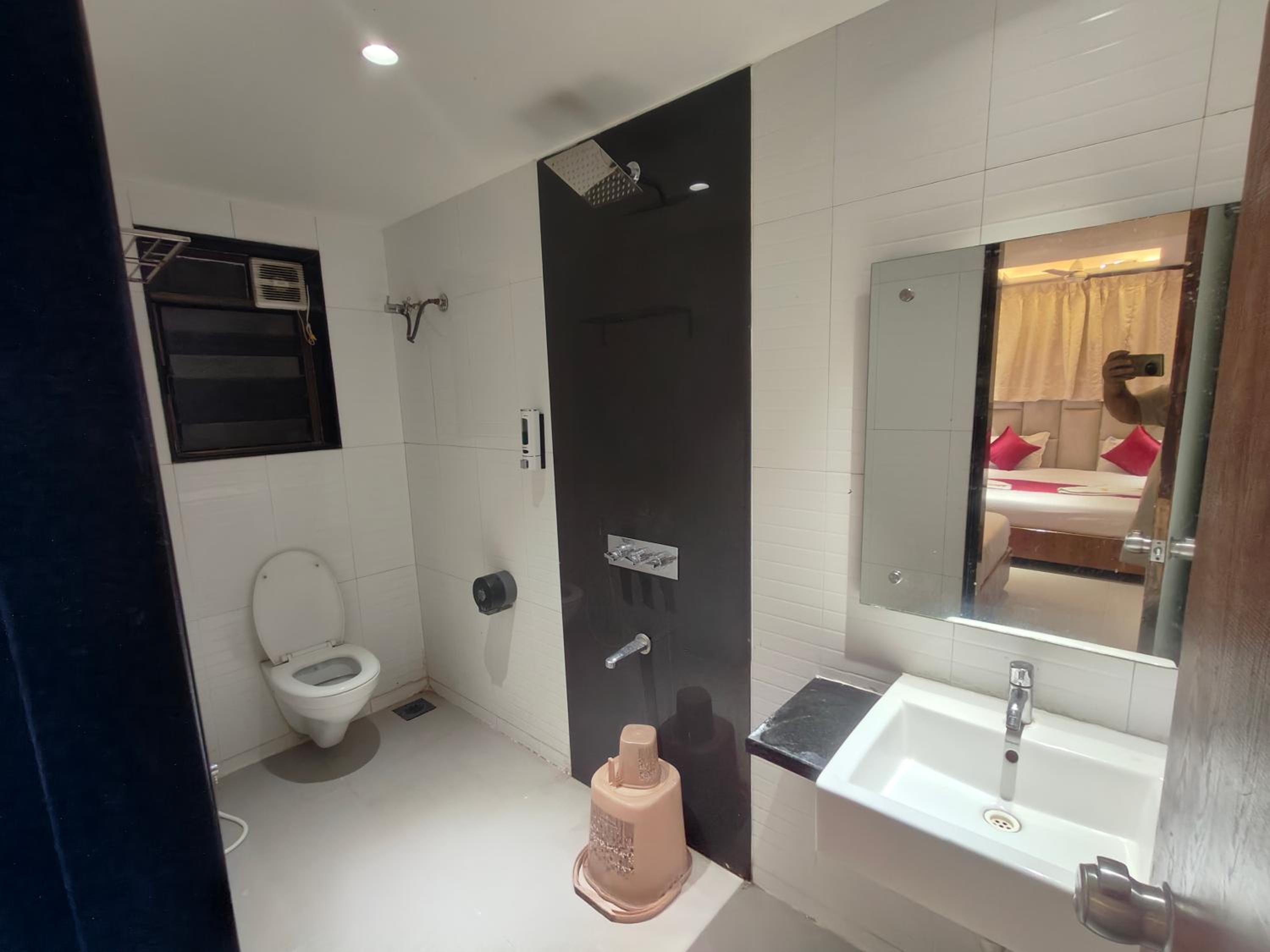  VIP 4 Bed AC Room - Photo 14
