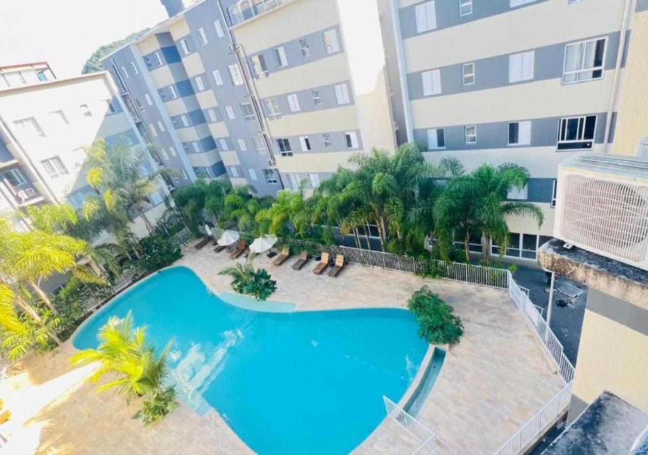 Two-Bedroom Apartment with Pool View - Photo 5