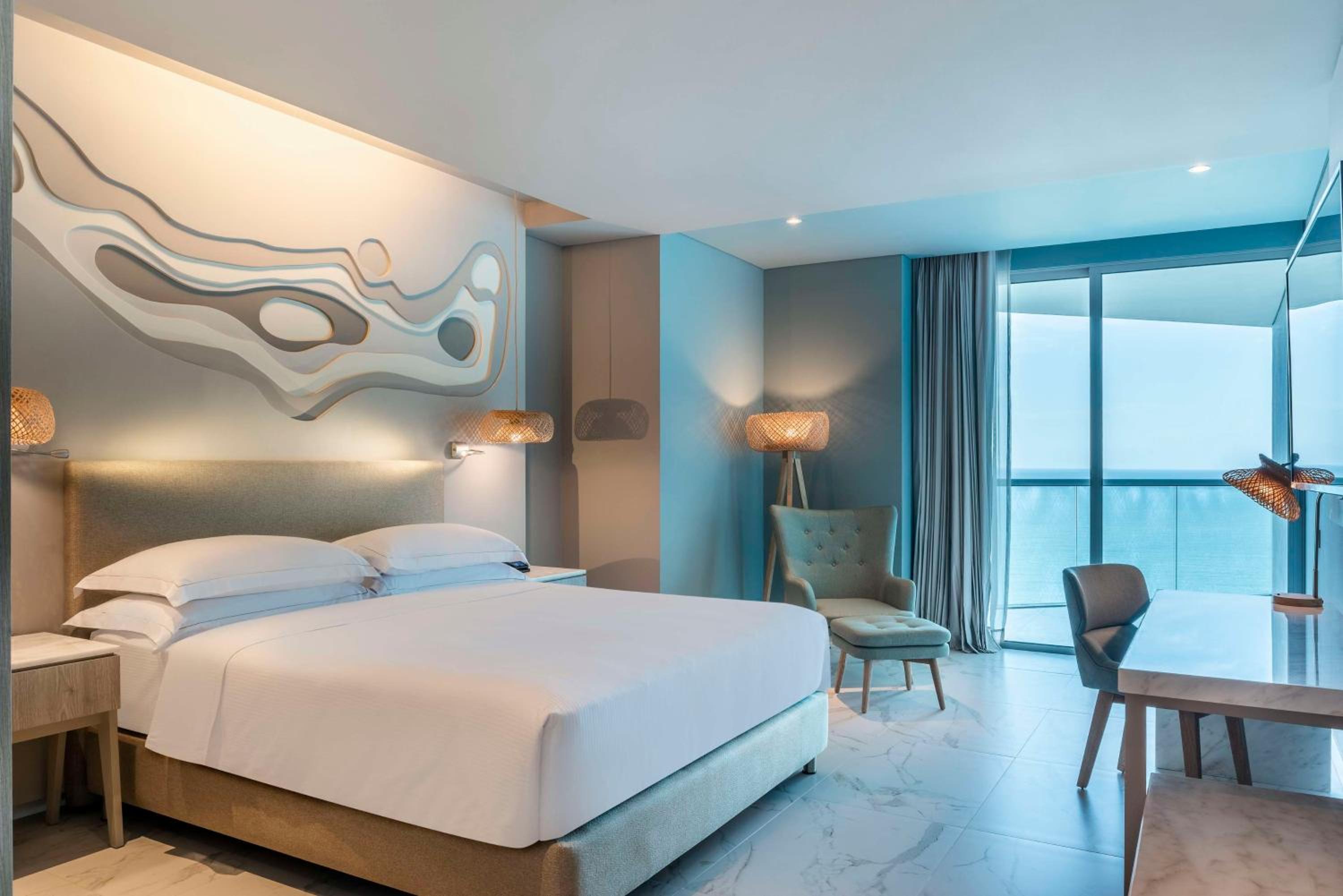 King Room with Balcony and Ocean View photo 3