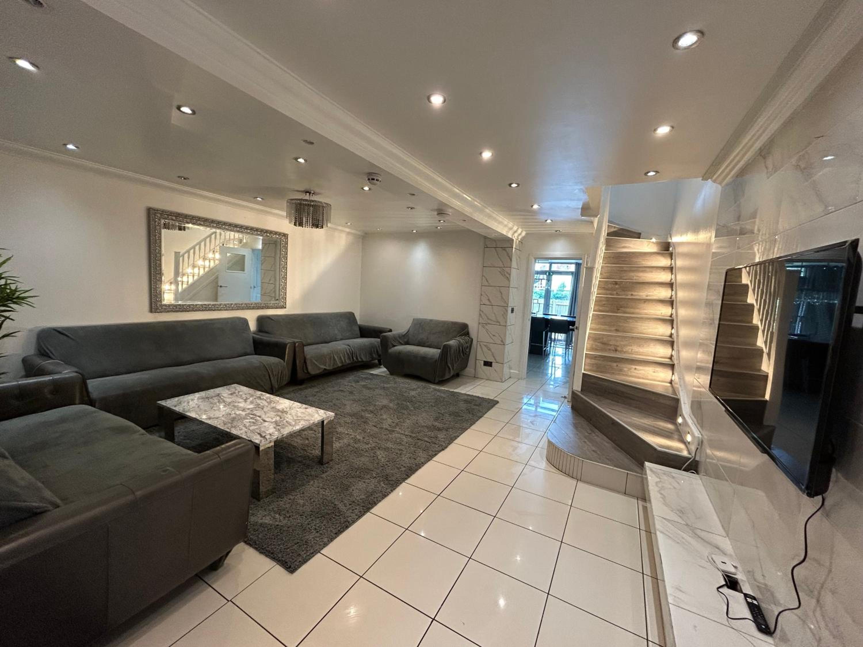 Villa photo 3