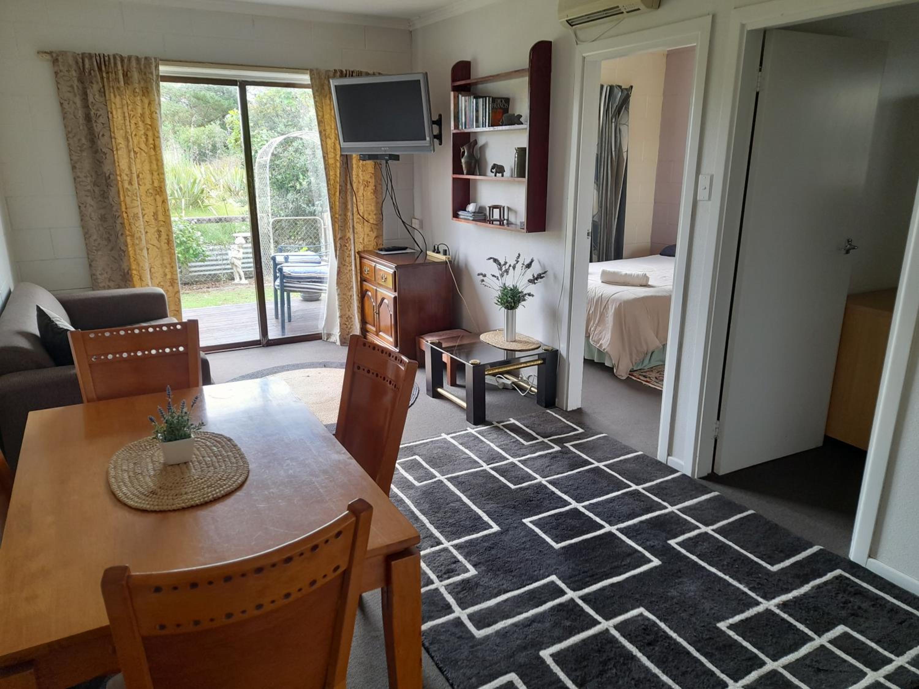 Downstairs Self Contained Two Bedroom Studio (with linen) photo 1