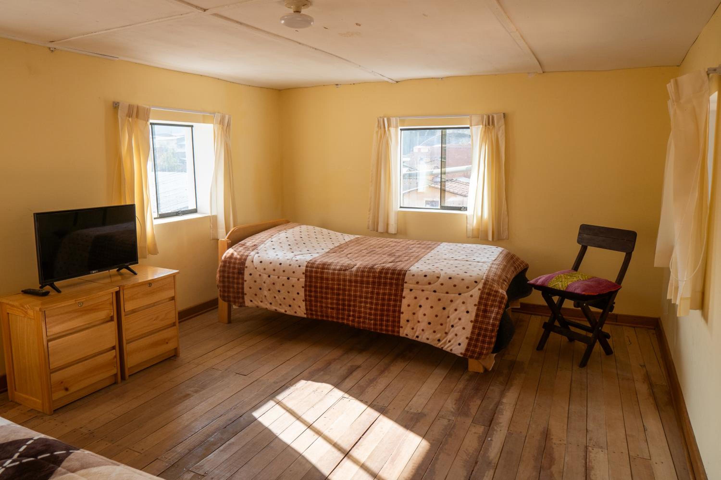 Family Room with Mountain View photo 3