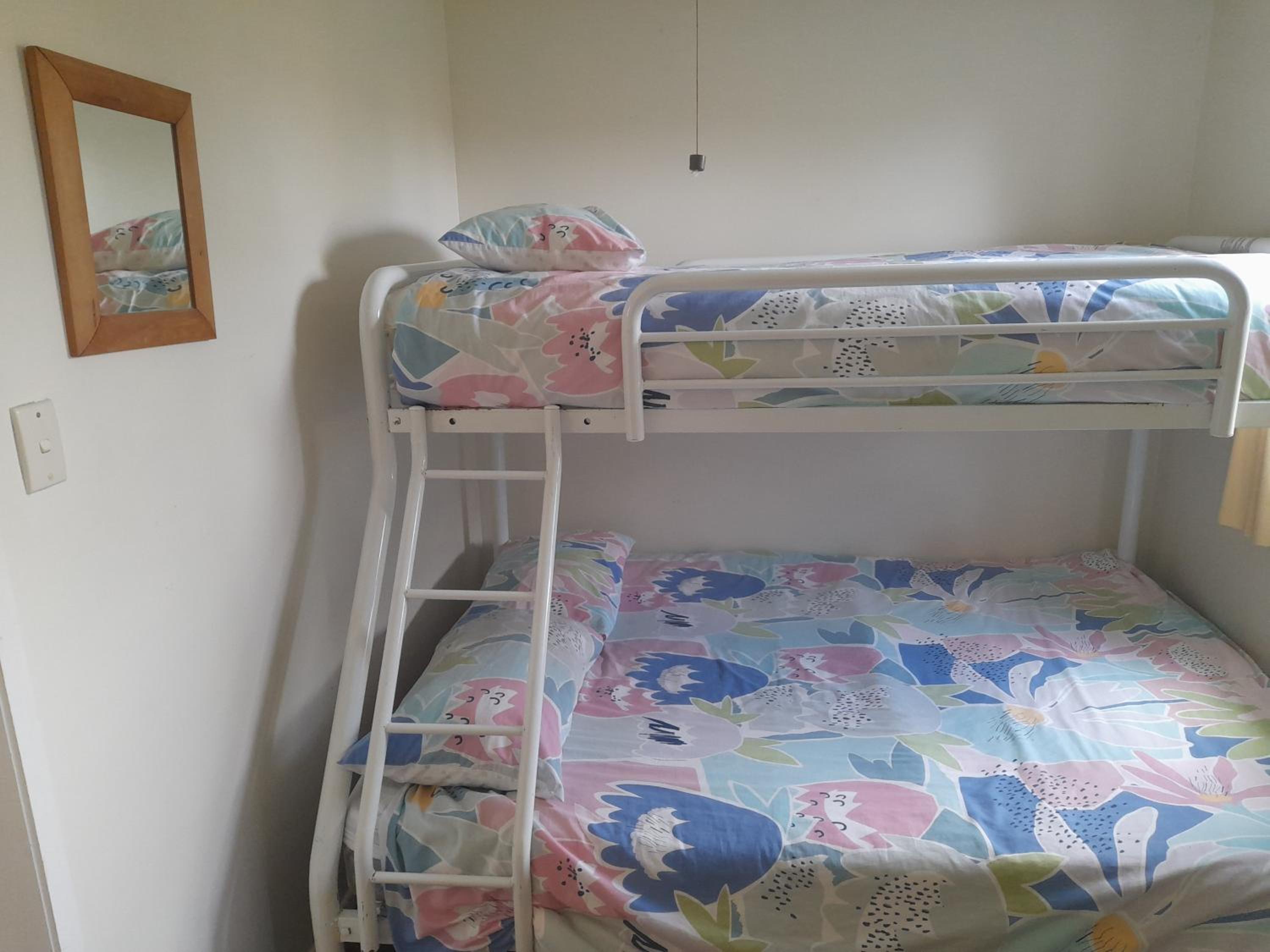 Standard Triple Studio (Sleeps 5 - with linen) photo 2