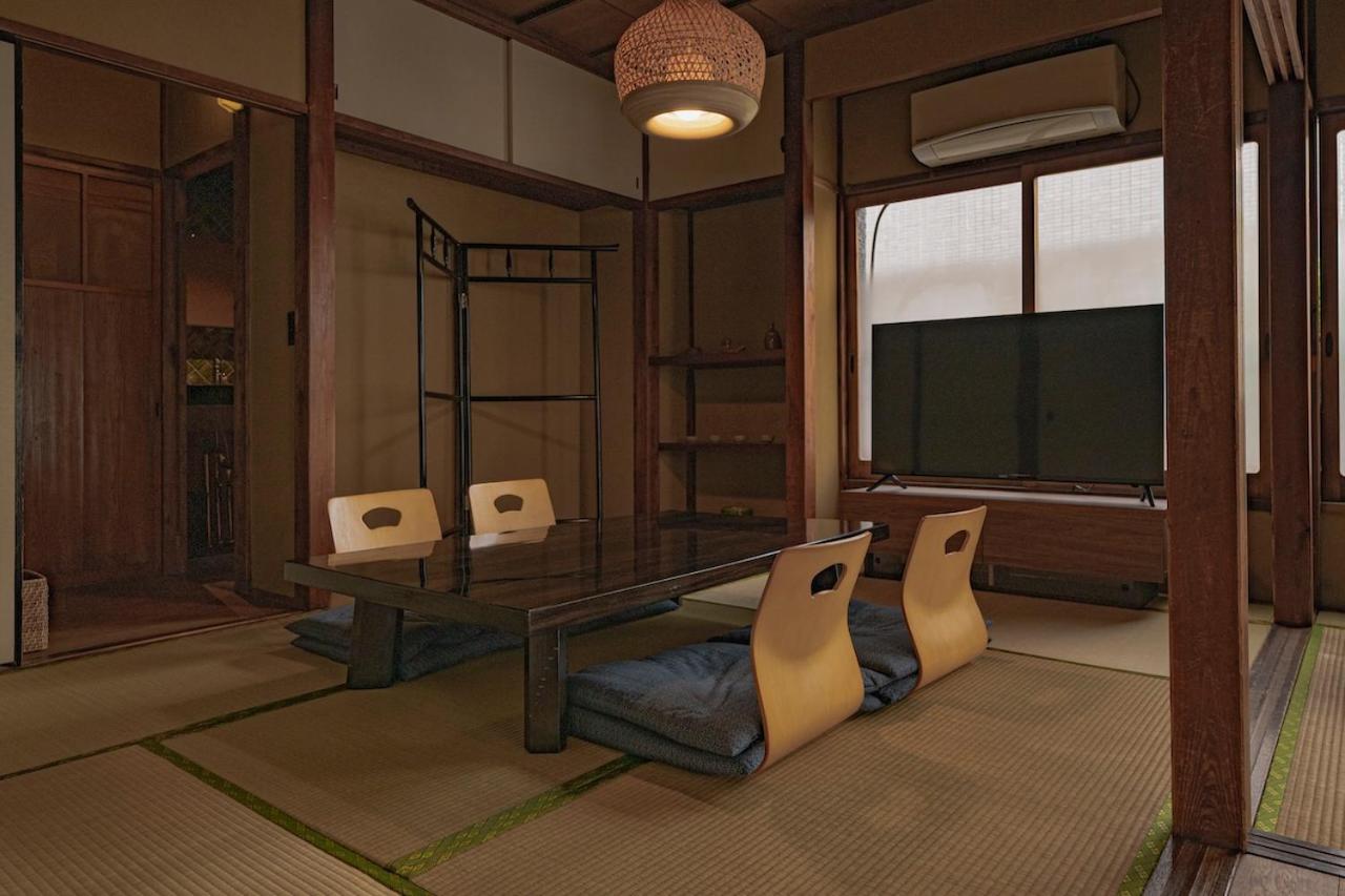 Three-Bedroom House photo 2