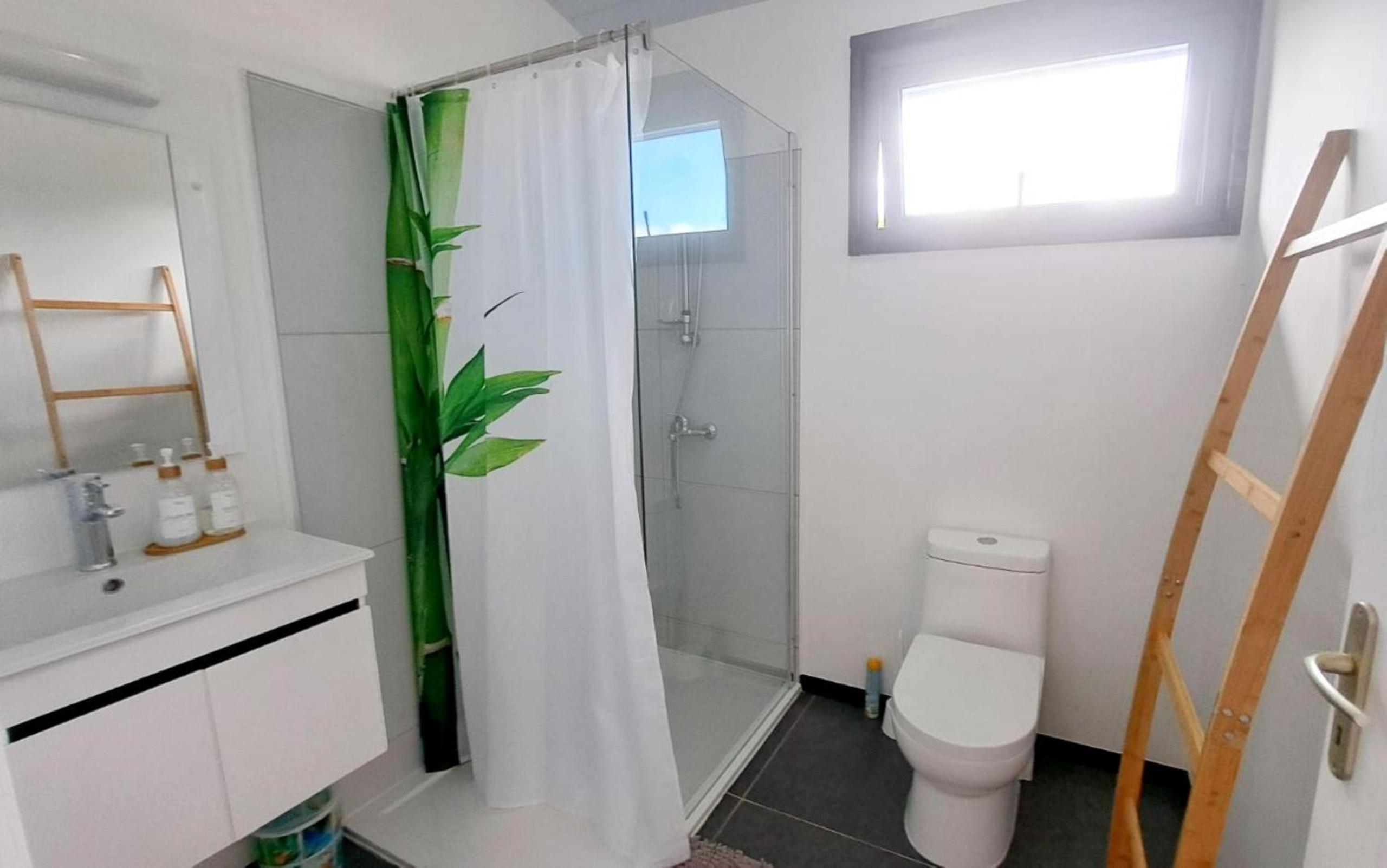 One-Bedroom Bungalow photo 3