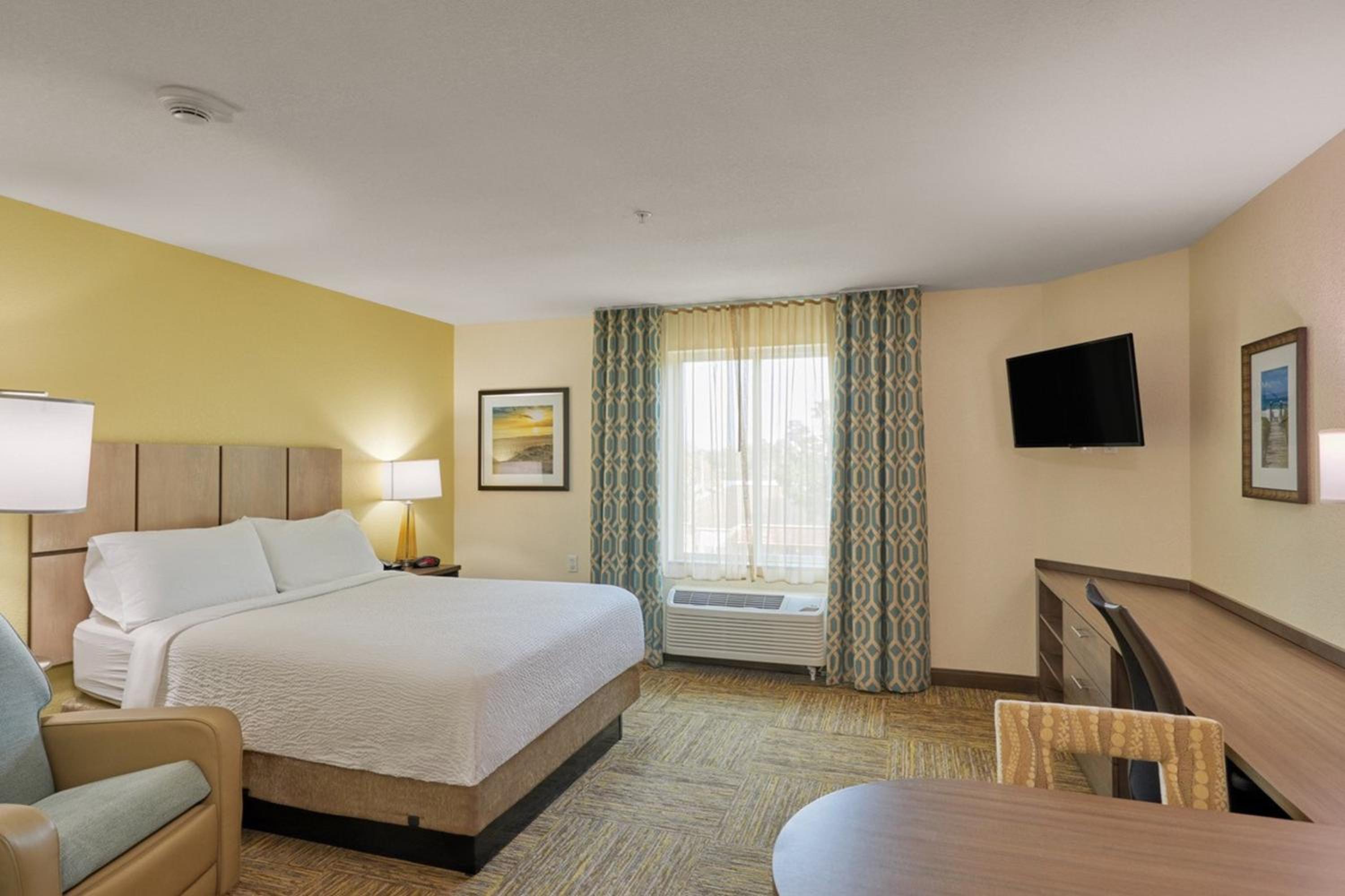 King Studio Suite - Photo 9