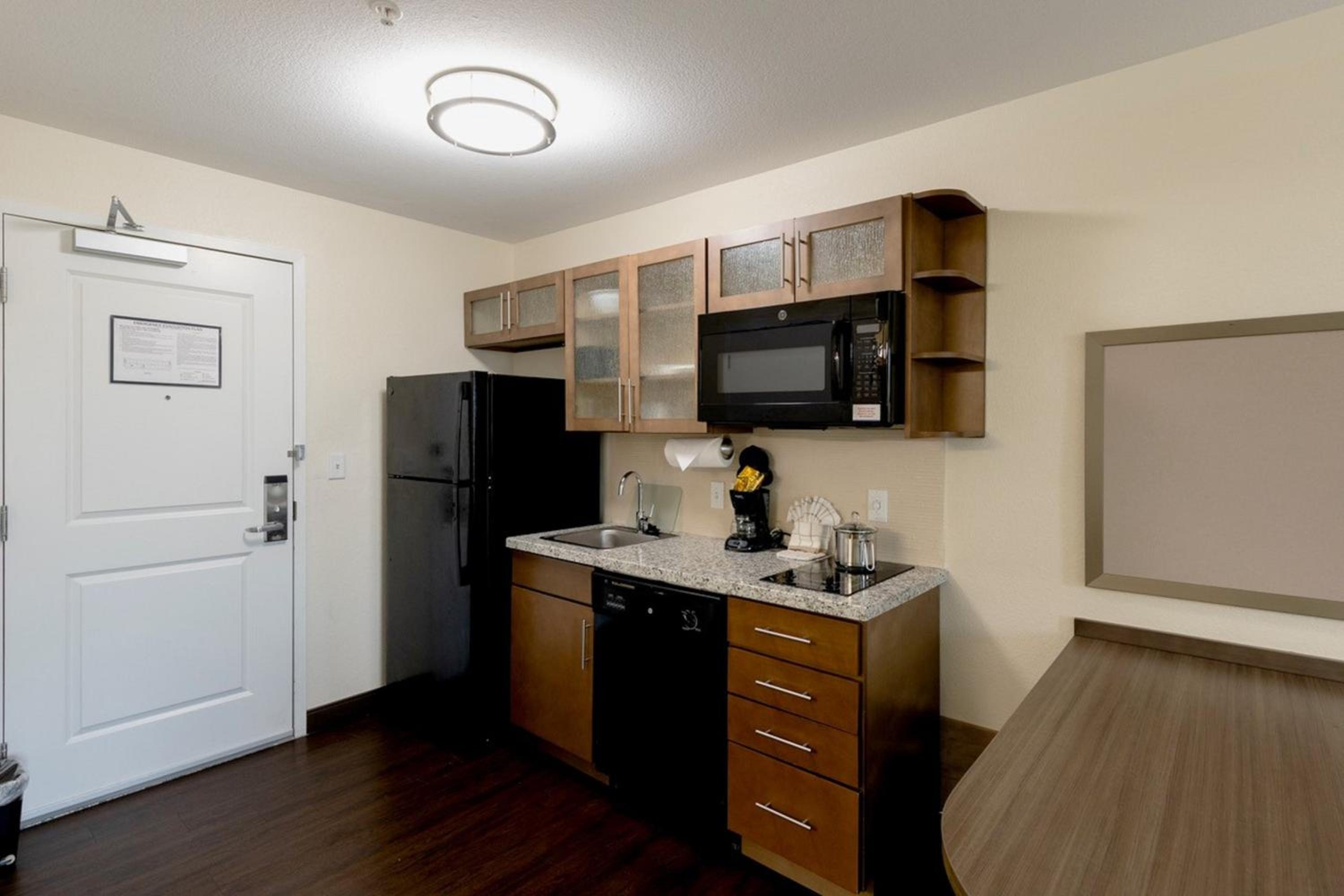 Studio Suite - Photo 4