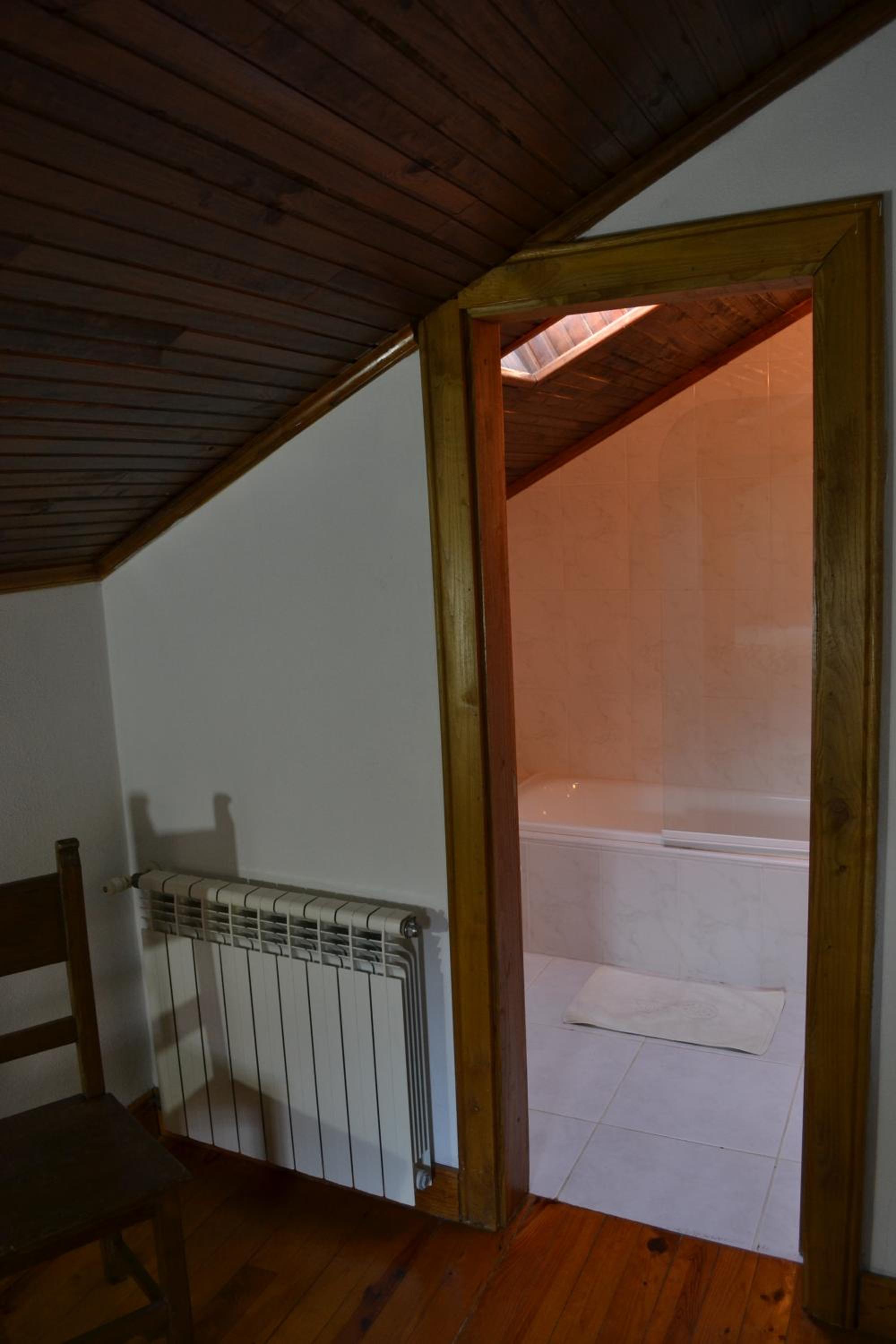 Double Room with Private Bathroom photo 3