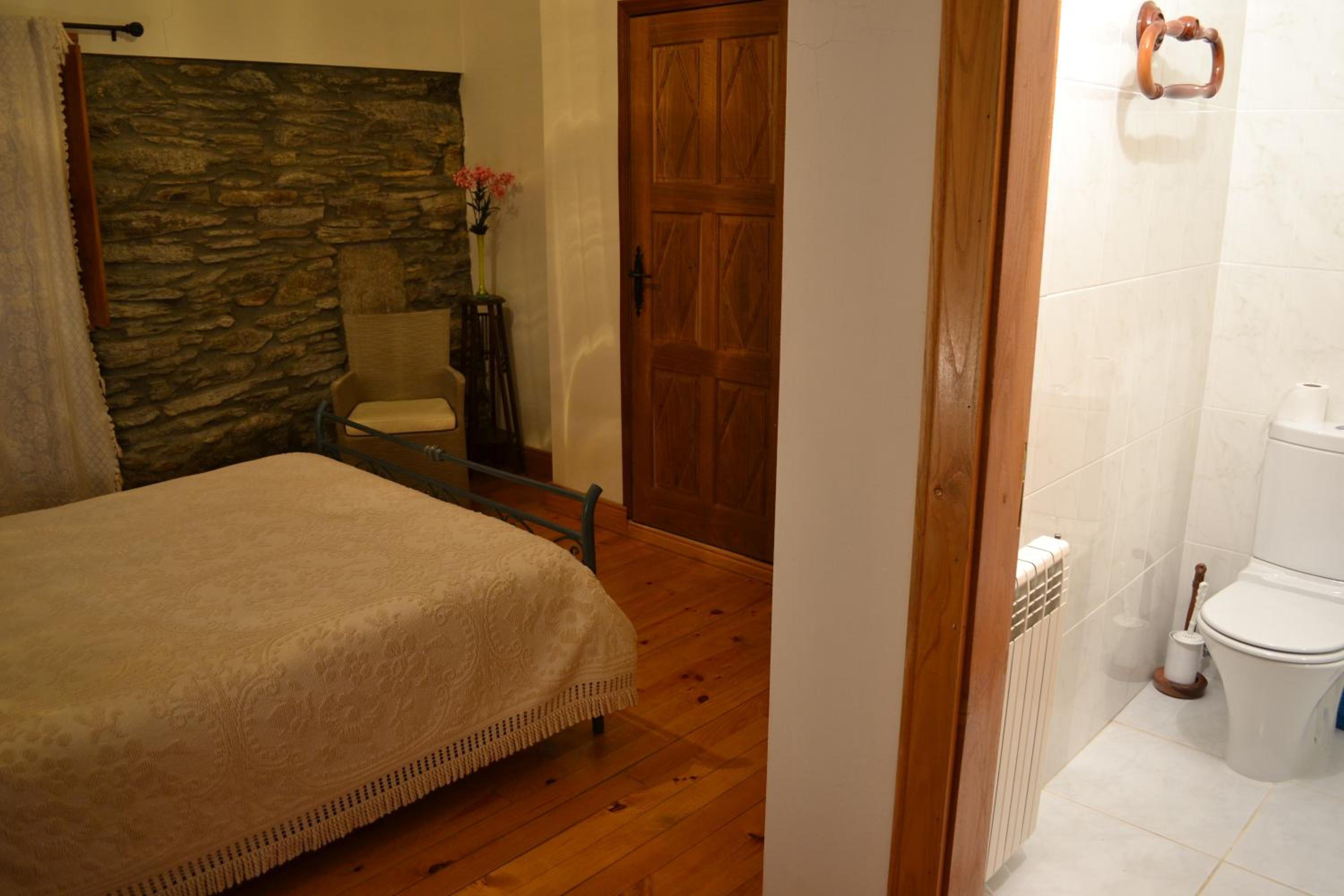 Double Room with Private Bathroom photo 2