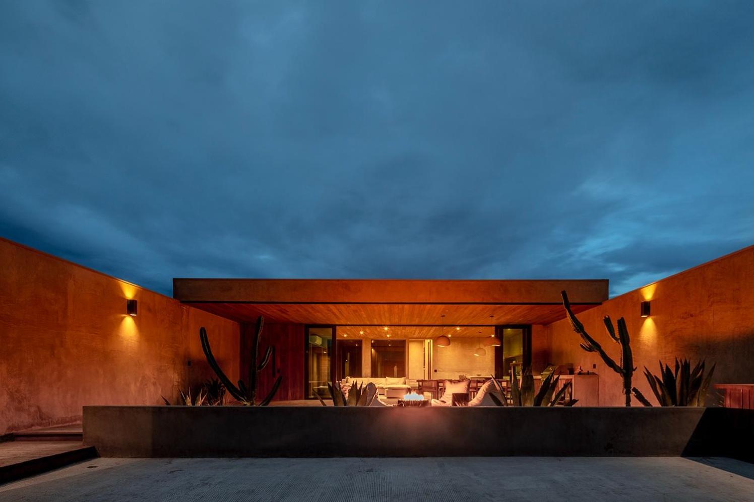 Villa - Photo 2