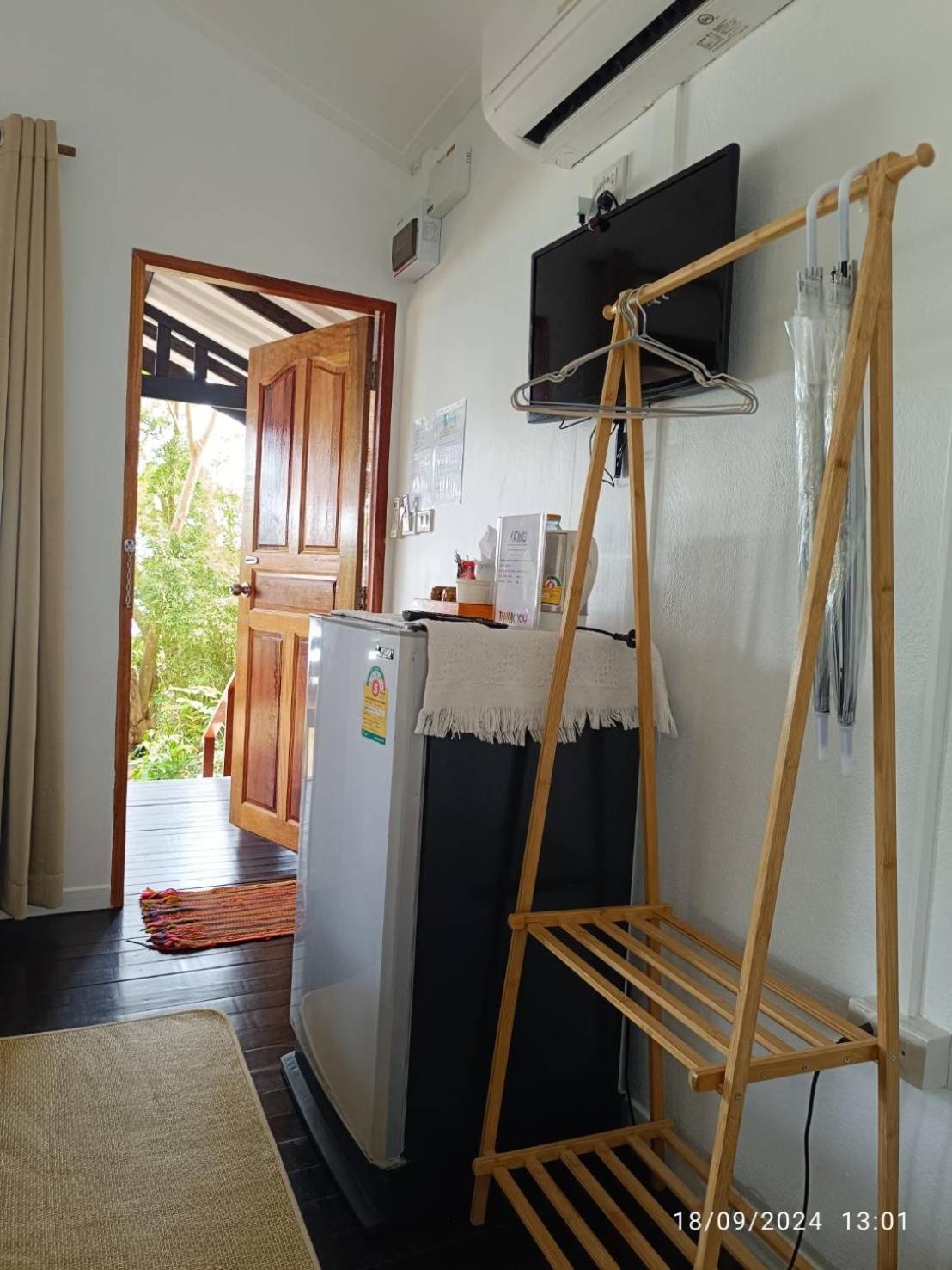 Queen Room with Sea View - Photo 1