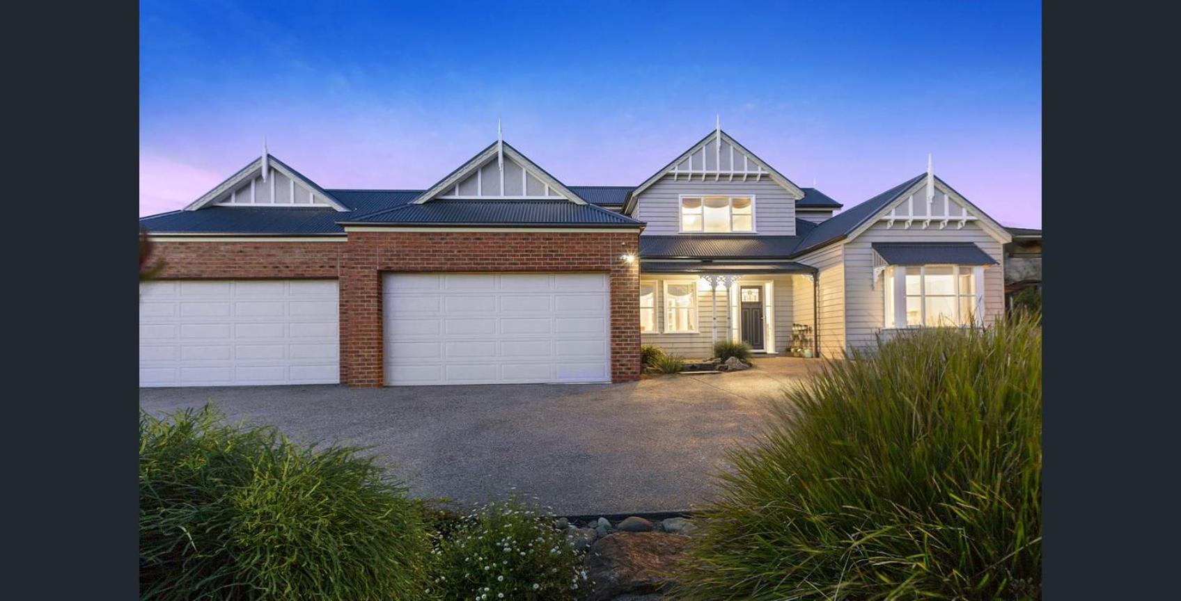 Five-Bedroom House photo 2