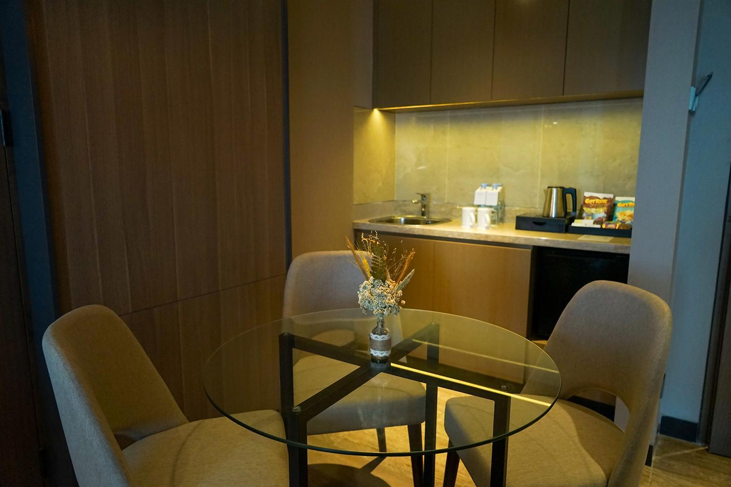 Suite - Photo 5