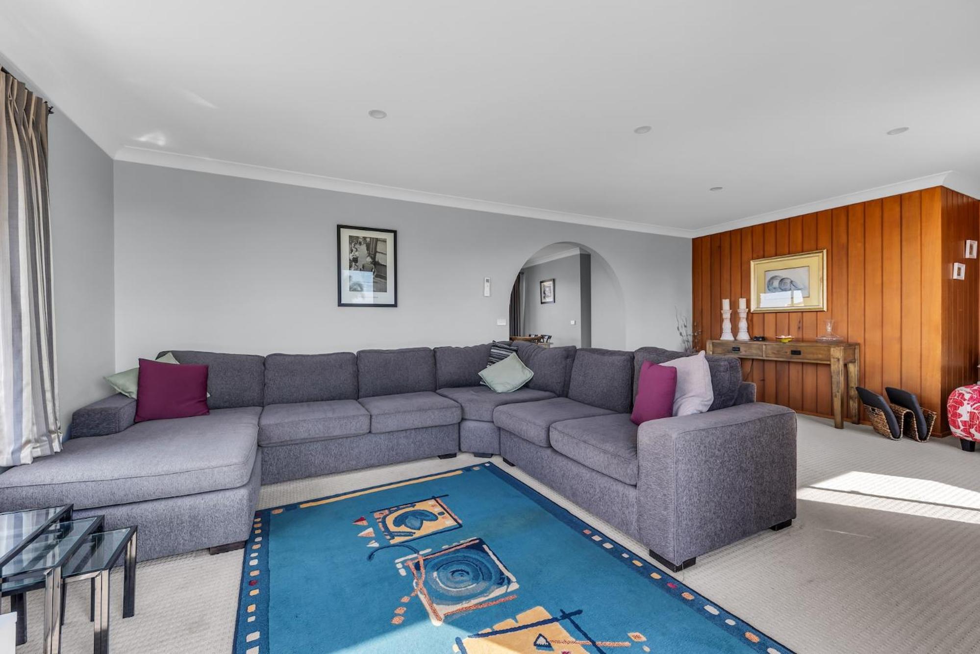 Three-Bedroom Apartment with Lake View photo 3